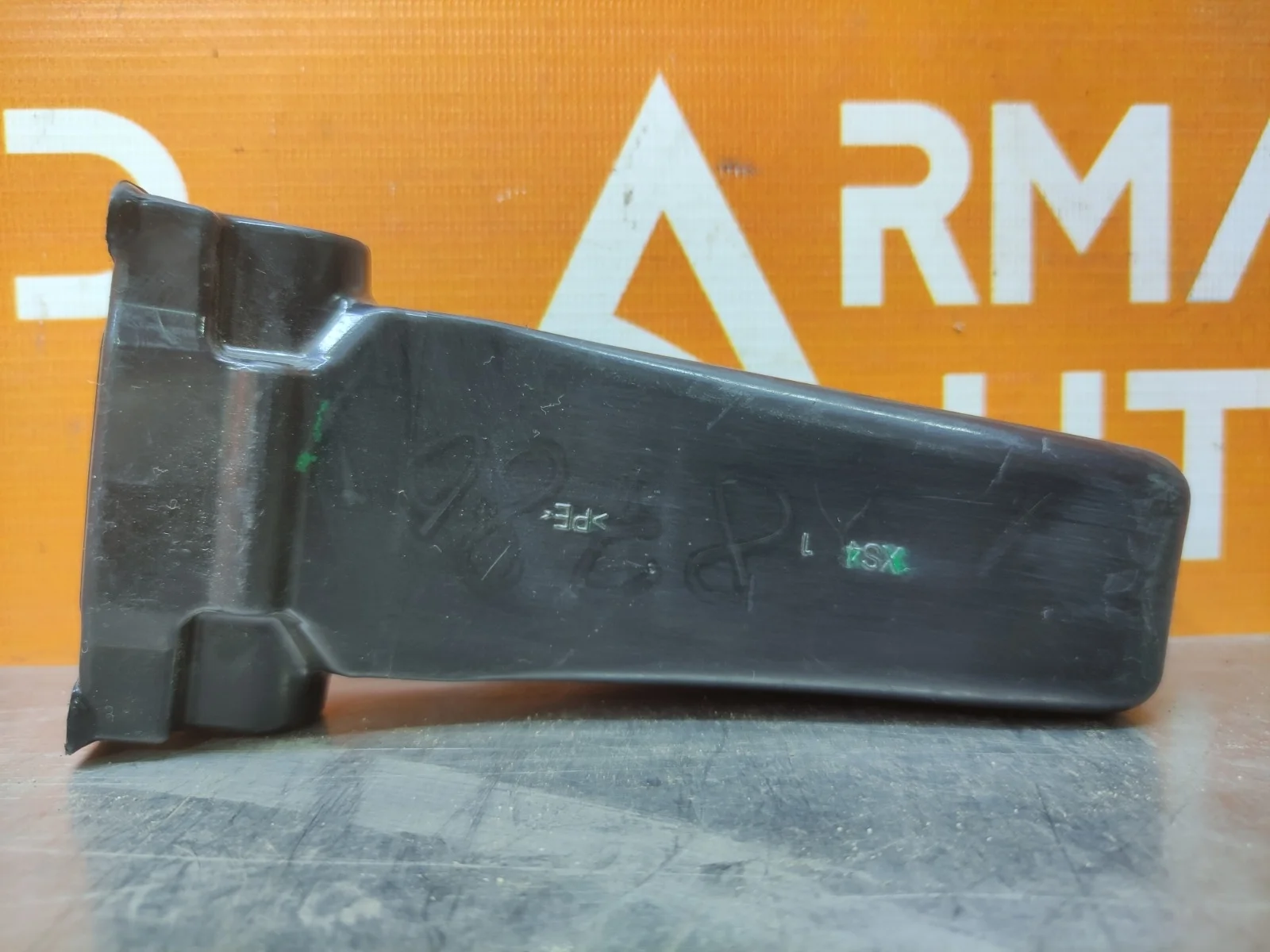 Кожух ограничителя двери Skoda Octavia 2013-2020 A7 (5E)