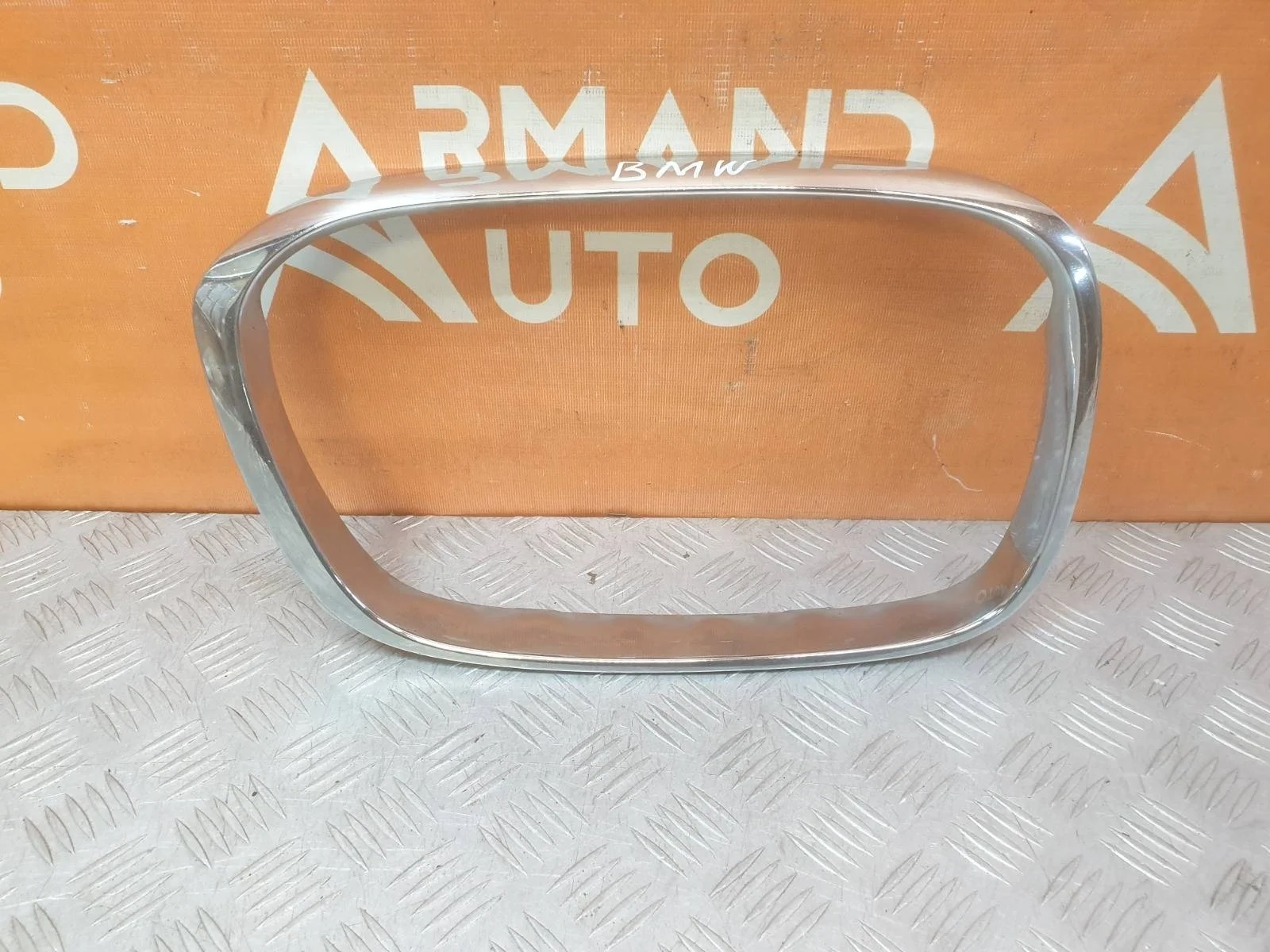 Окантовка решетки радиатора BMW X1 2015-2019 F48