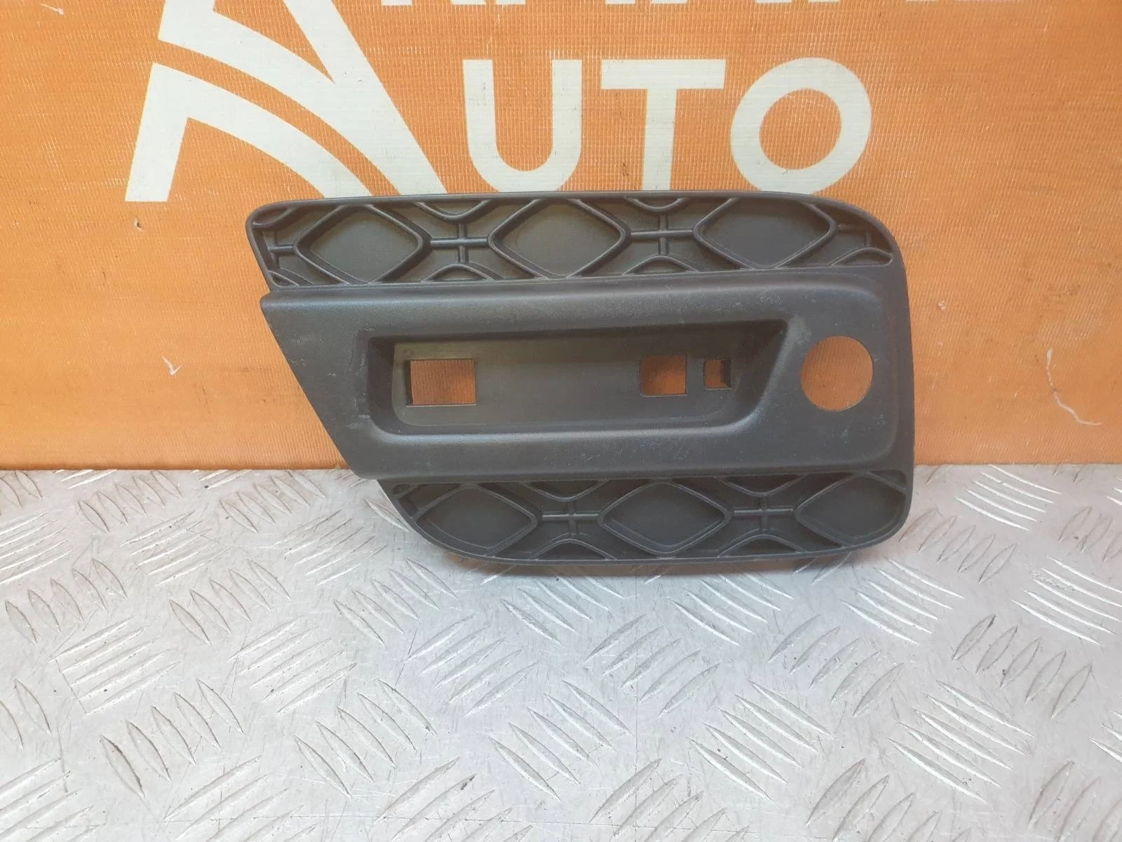 Накладка бампера Renault Sandero 2013-2022