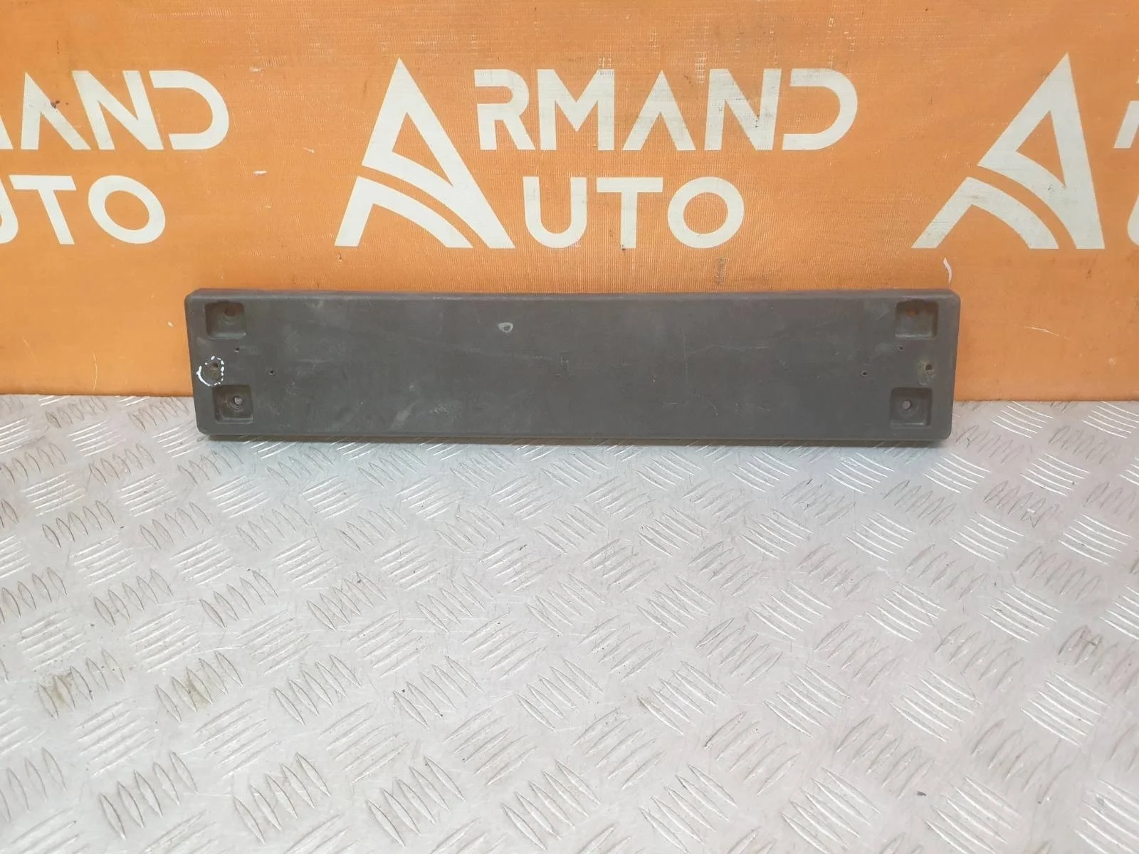 Площадка под гос номер Kia Sorento 2012-2019 XM