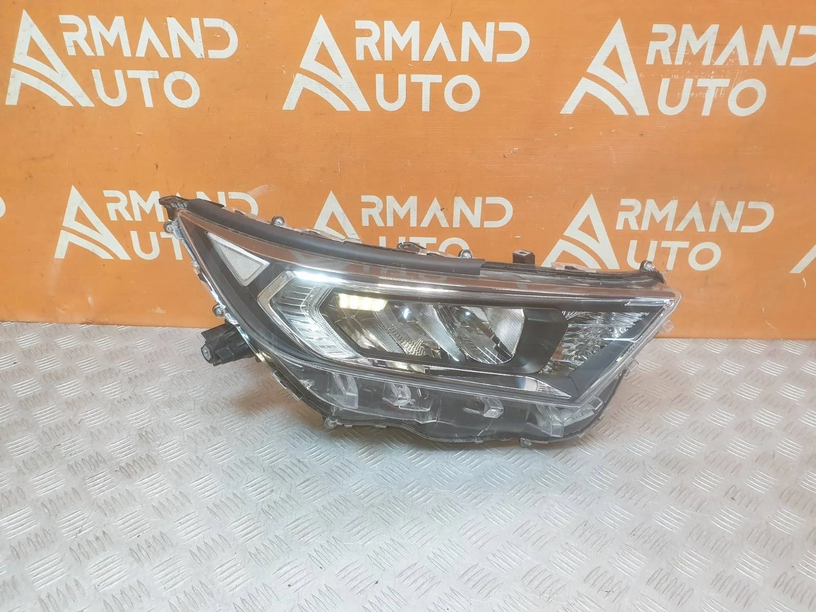 Фара Toyota RAV4 2018-нв 5 XA50