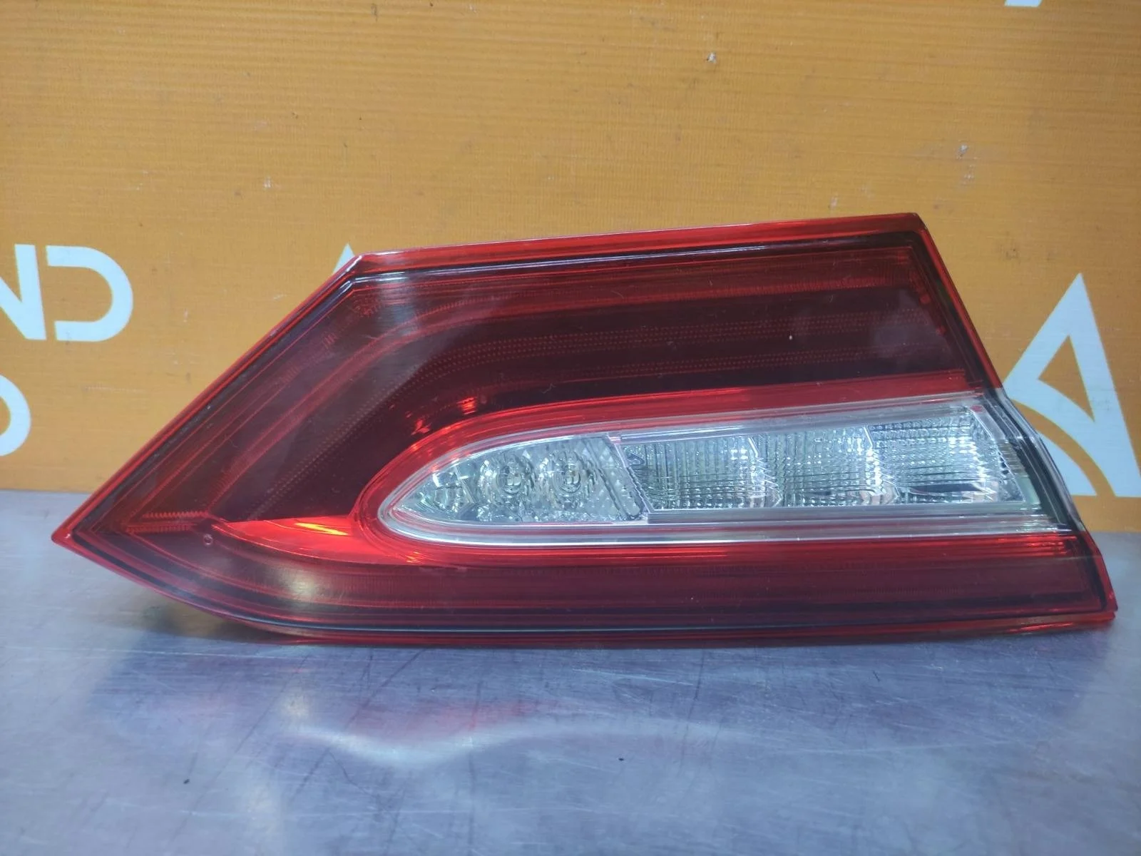 Фонарь внутренний Toyota Camry 2017-нв 8 XV70