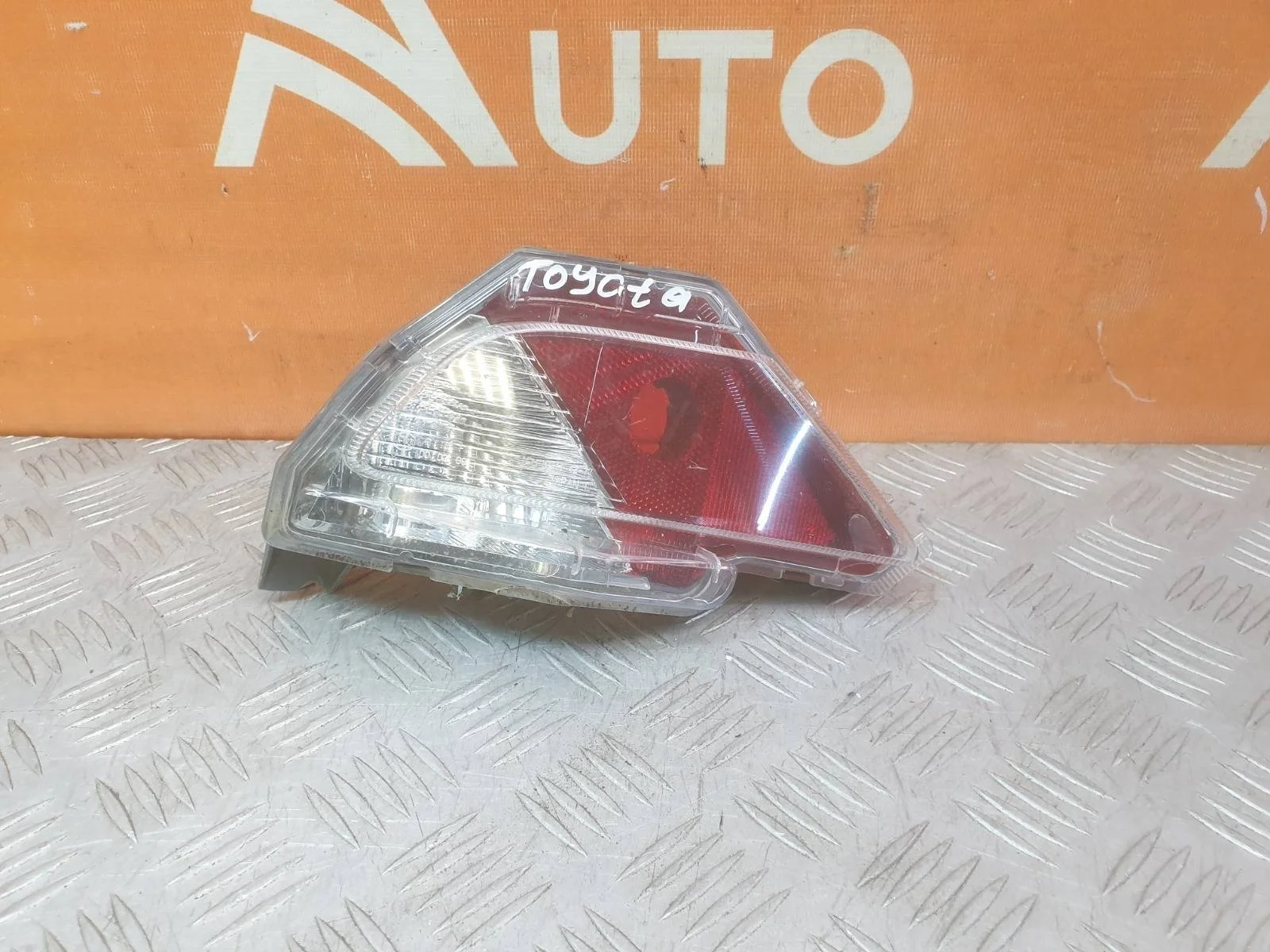 Фонарь противотуманный Toyota RAV4 2015-2019 CA40