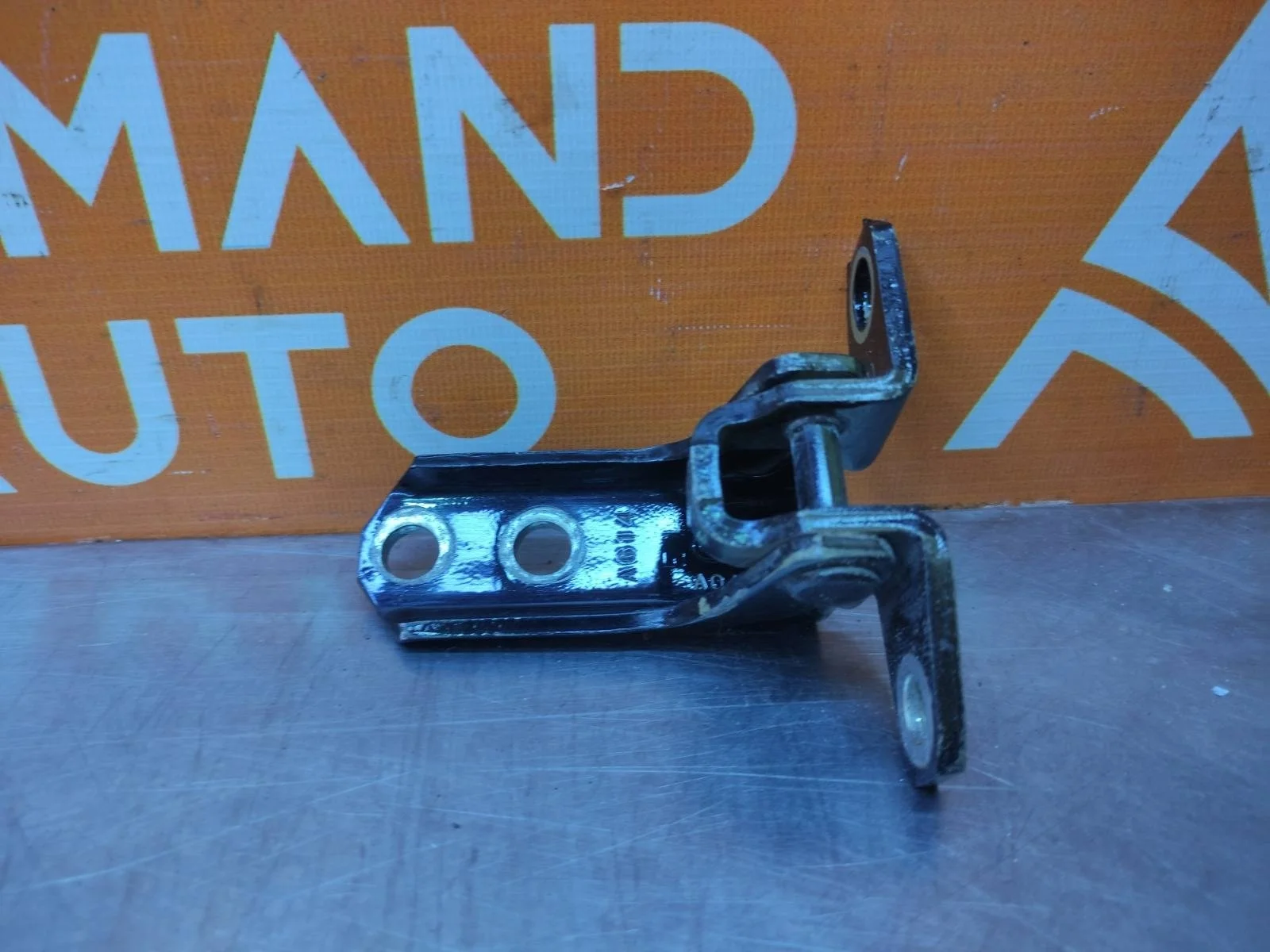 Петля двери нижняя Mitsubishi Outlander 2012-нв 3