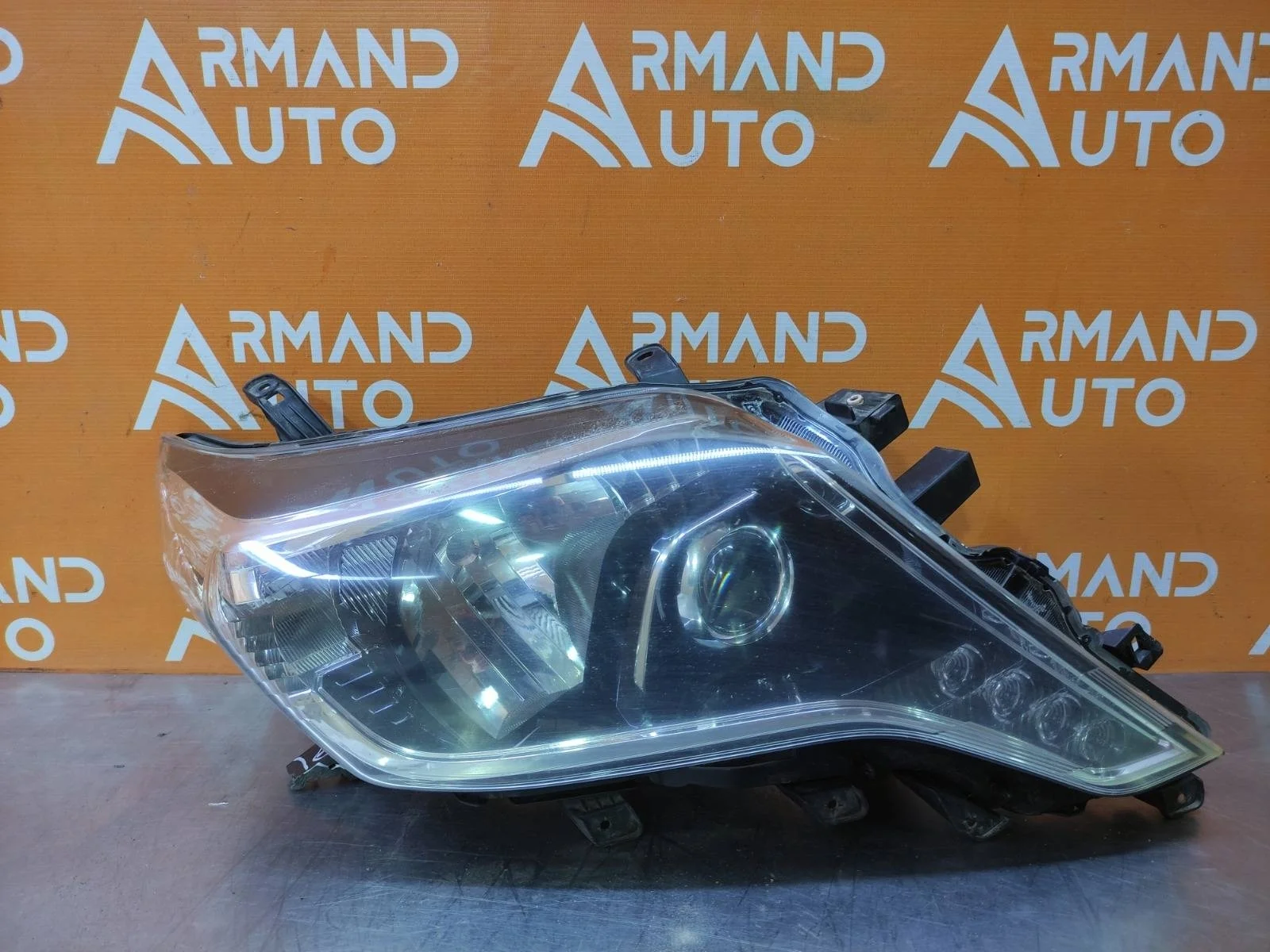 Фара Toyota Land Cruiser Prado 2013-2017 150