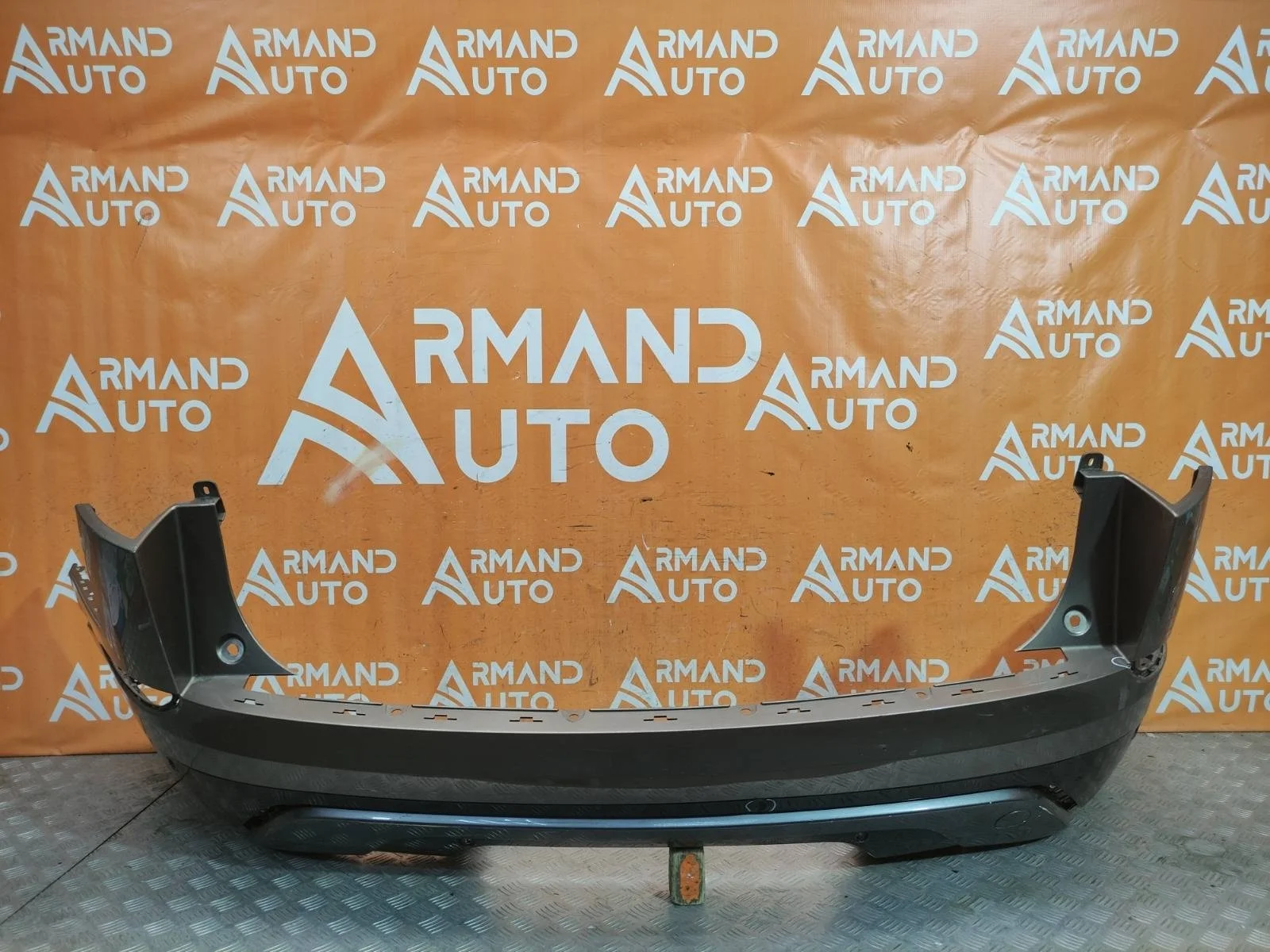 Бампер Land Rover Range Velar 2017-нв L560