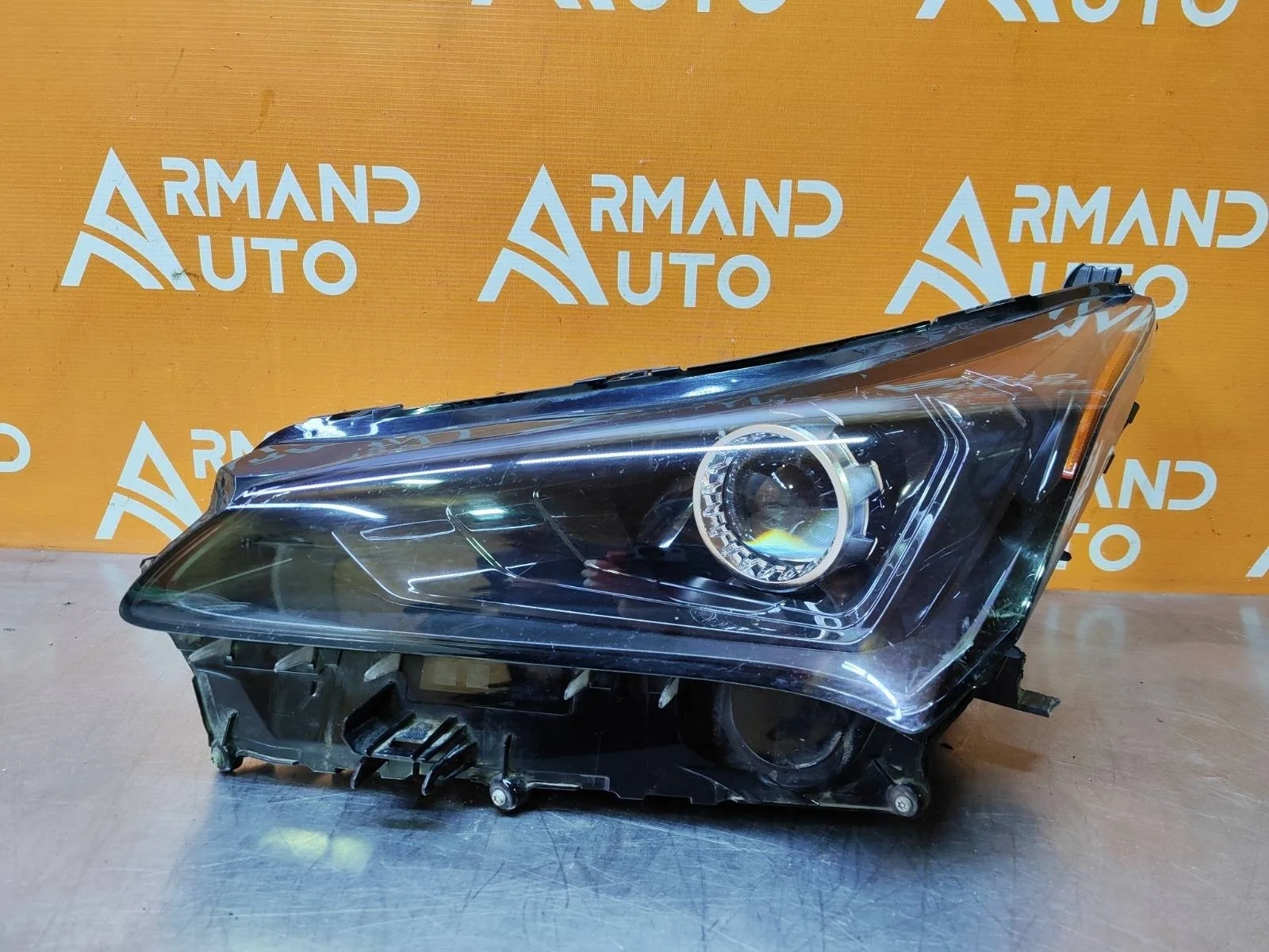 Фара Lexus NX 2017-2021