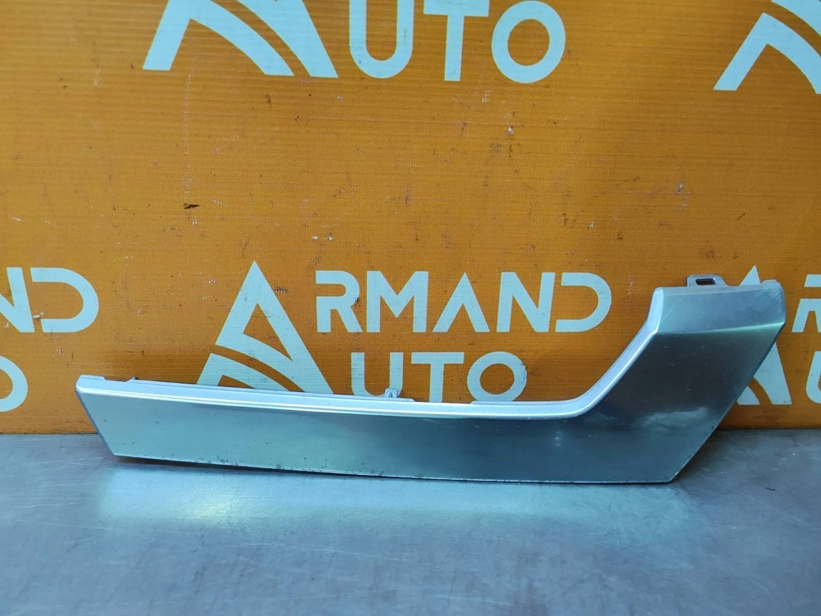 Накладка решетки радиатора верхняя Mitsubishi Outlander 2018-нв 3