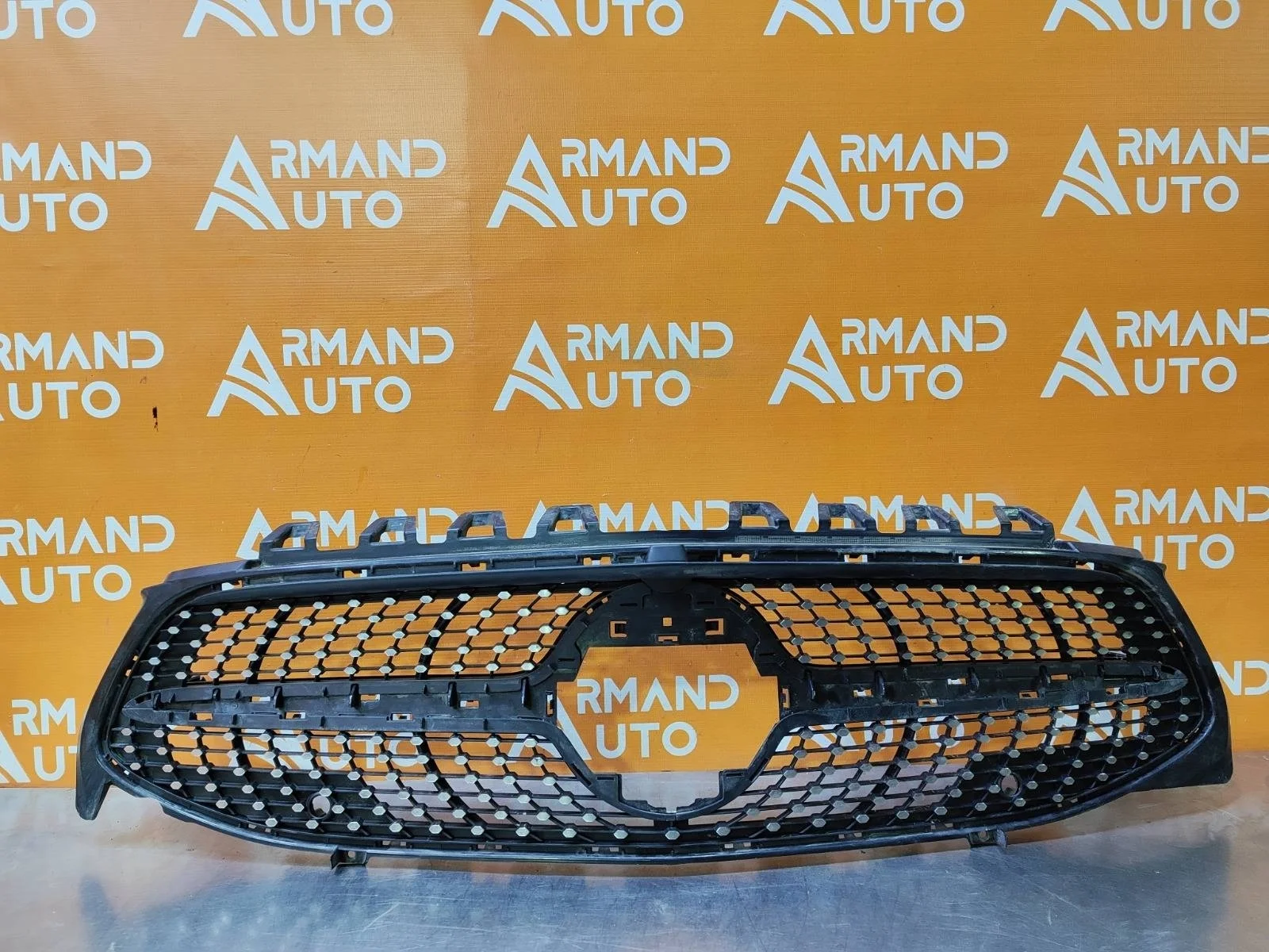 Решетка радиатора Mercedes CLA-Class 2019-нв C118