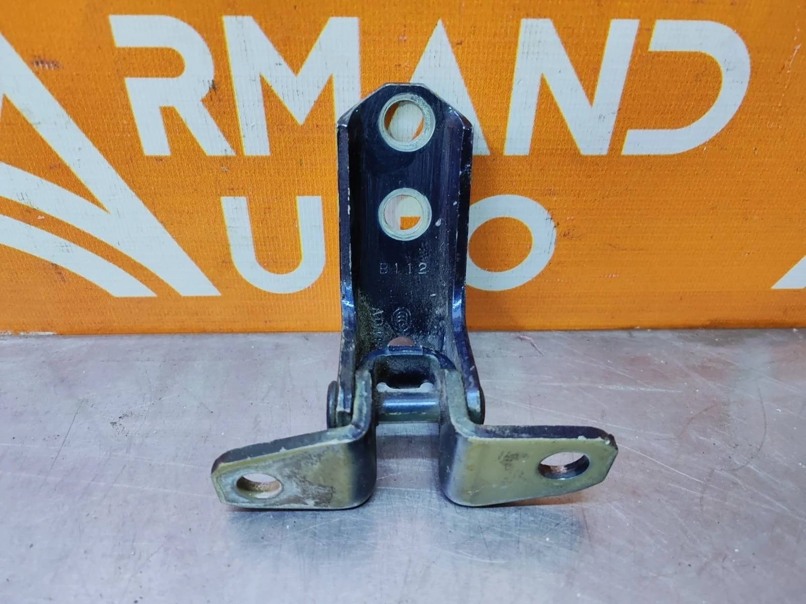 Петля двери нижняя Mitsubishi Outlander 2012-нв 3