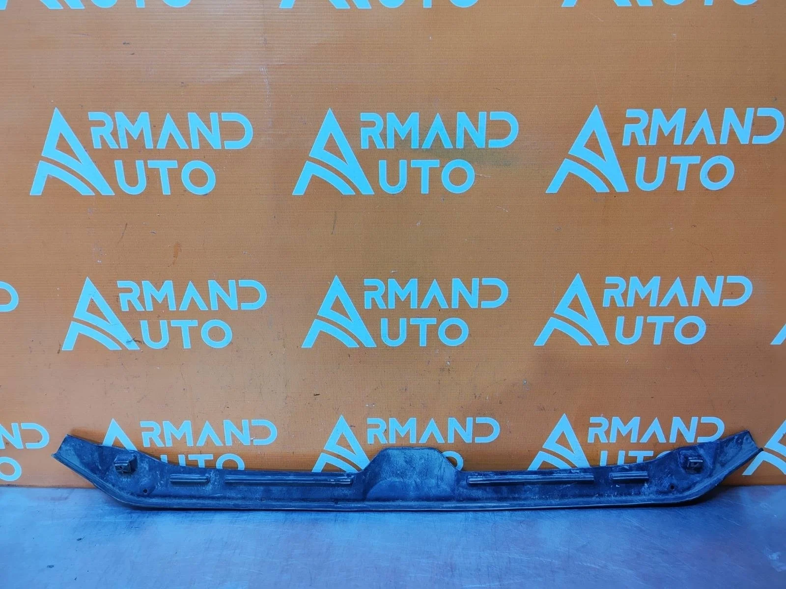 Уплотнитель капота Audi A4 2015-нв B9