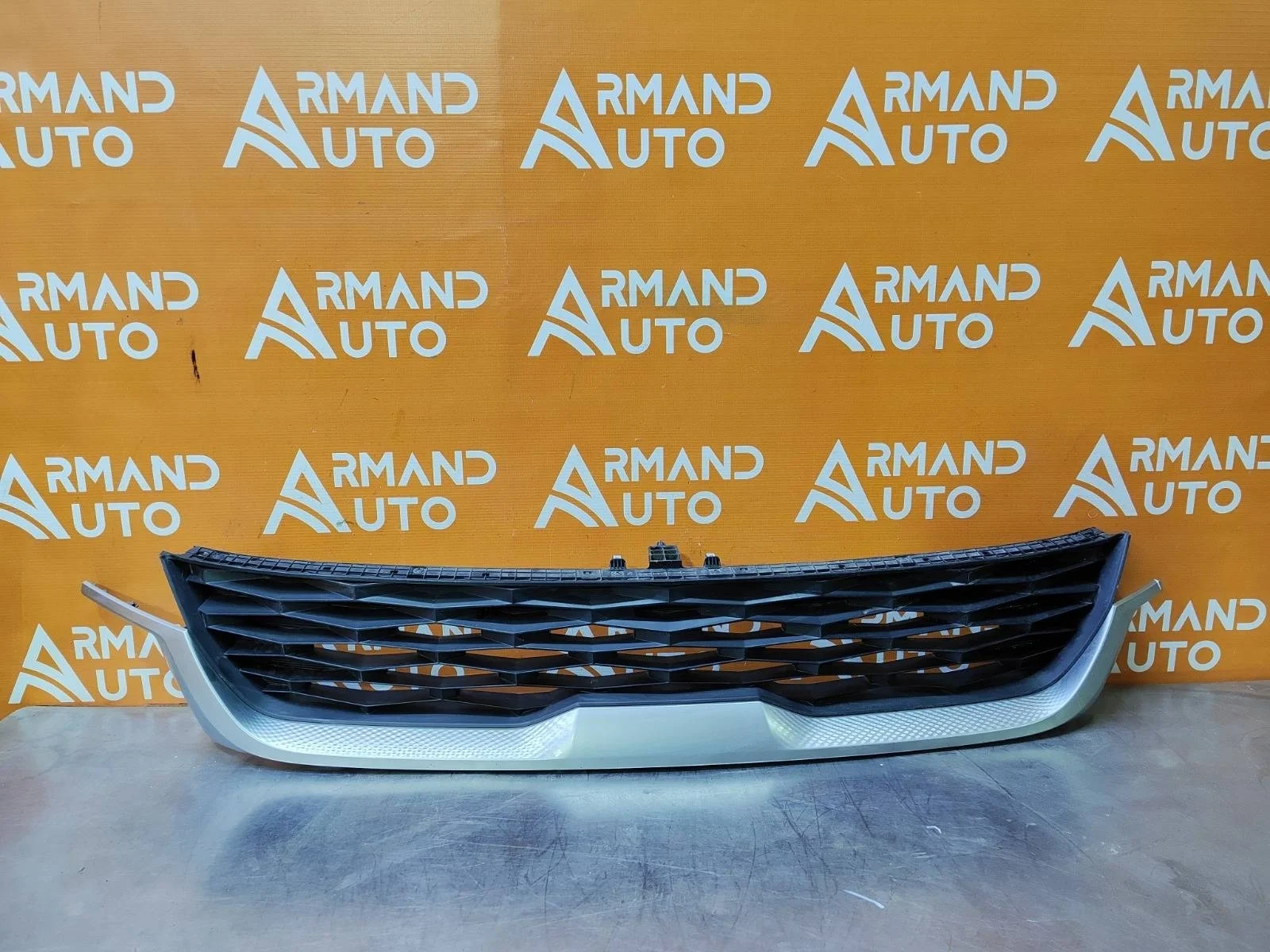 Решетка радиатора Kia Seltos 2019-нв