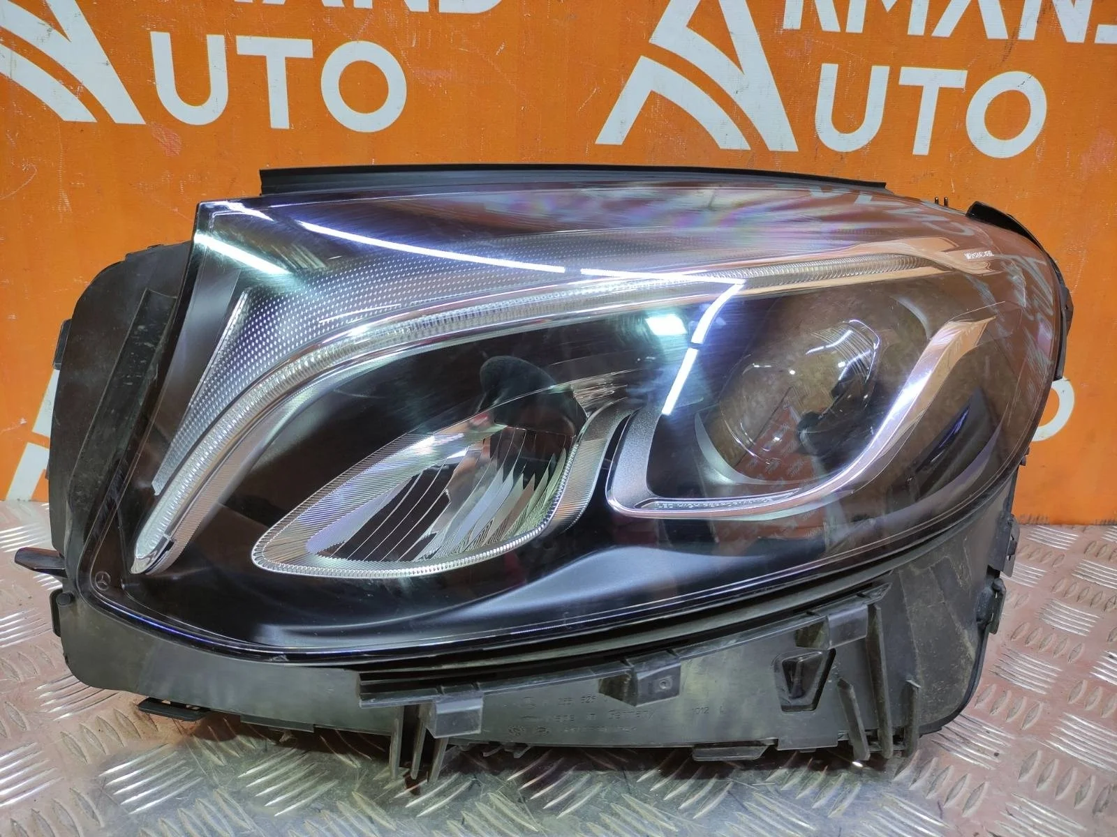 Фара Mercedes GLC-Class 2015-2019 X253