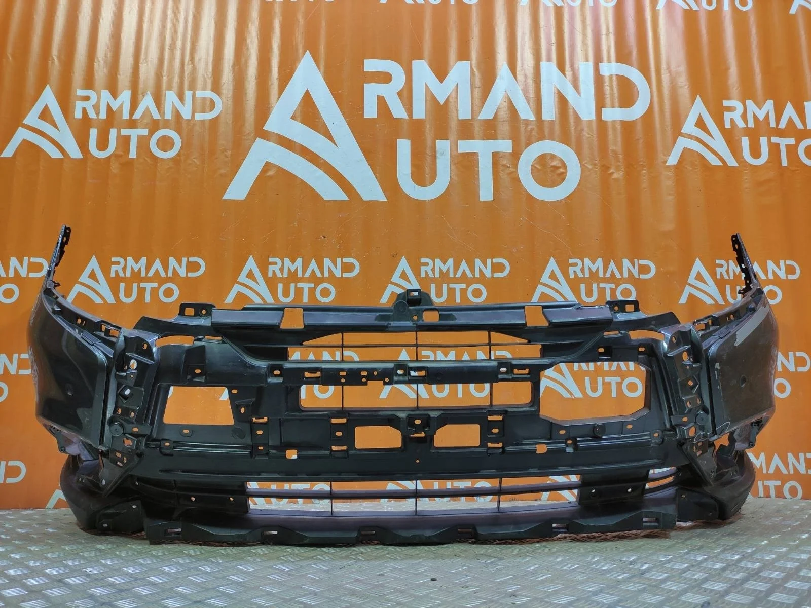 Бампер Mitsubishi Outlander 2018-нв 3