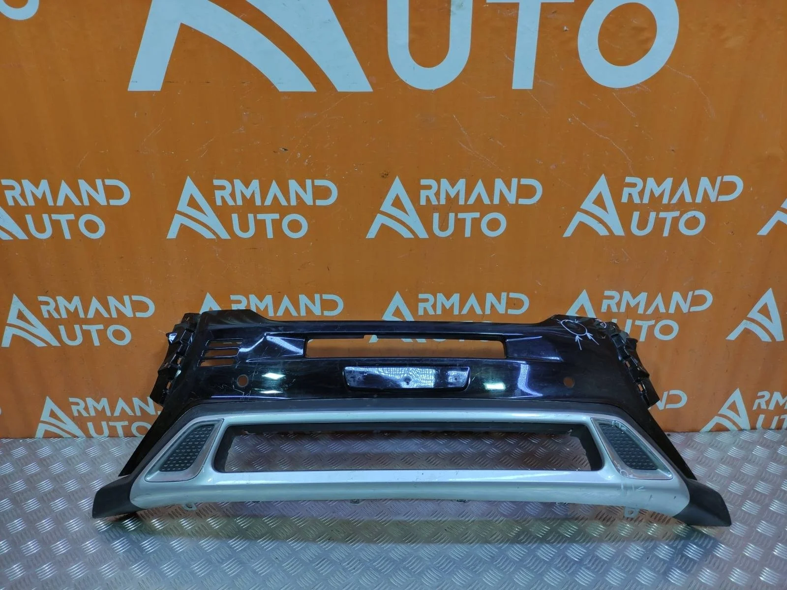 Накладка бампера верхняя Mitsubishi Outlander 2018-нв 3