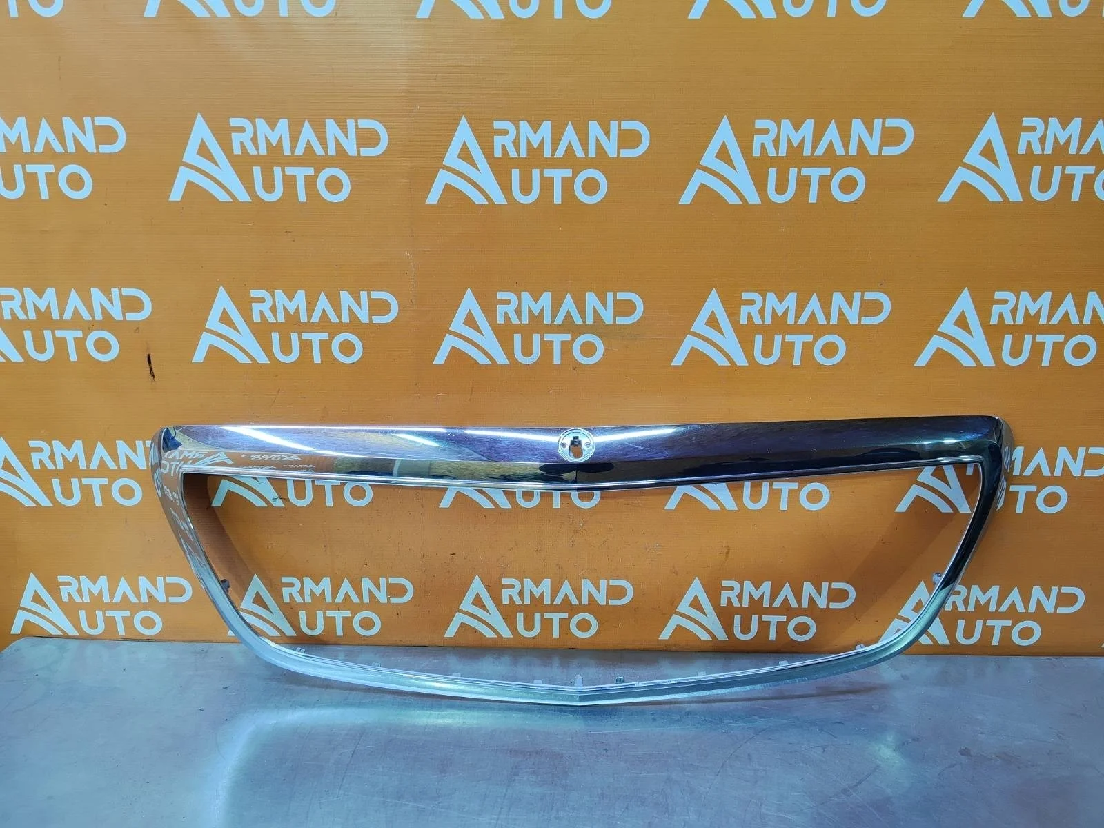 Окантовка решетки радиатора Mercedes -Class 2013-2020 W222