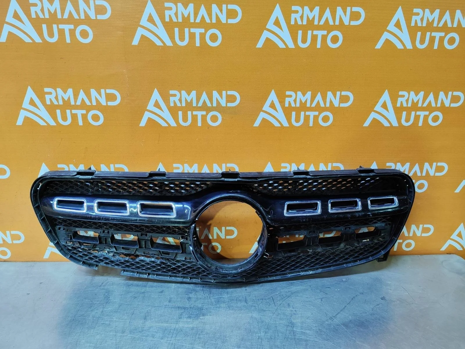 Решетка радиатора Mercedes GLA-Class 2017-2020 X156