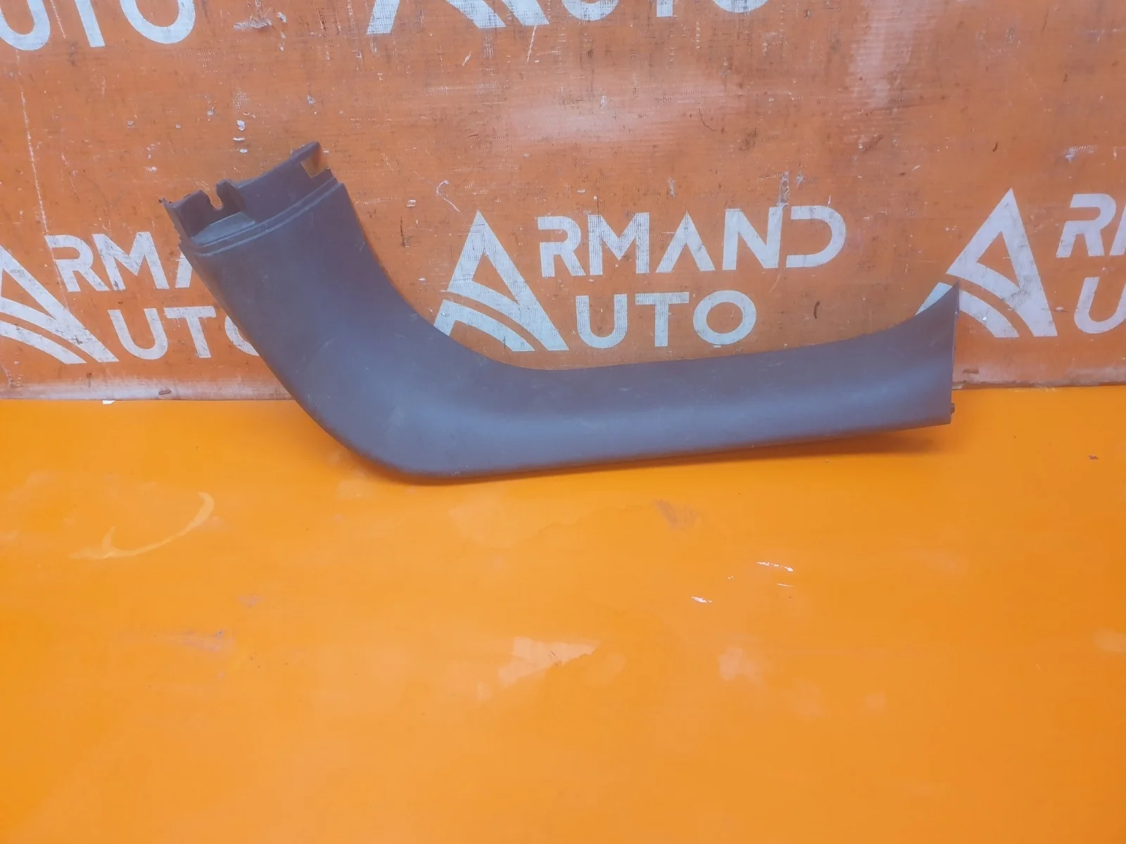 Обшивка двери багажника верхняя Mitsubishi Outlander 2012-нв 3