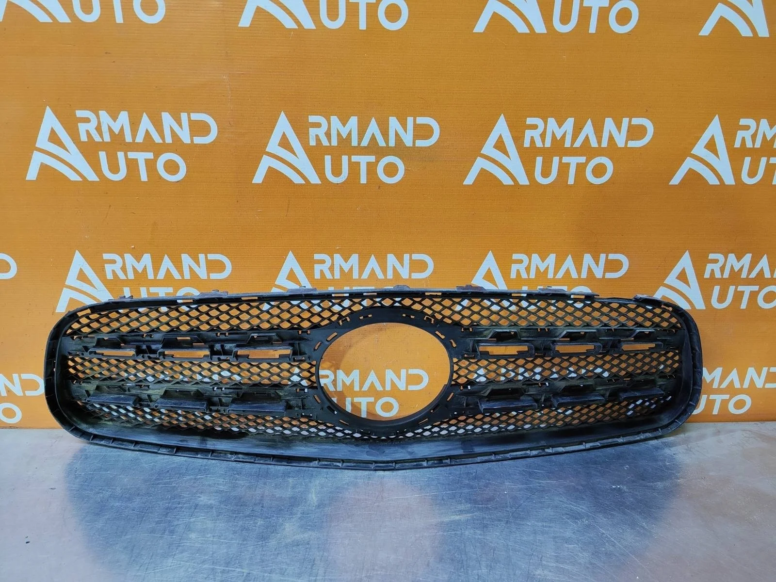 Решетка радиатора Mercedes GLA-Class 2017-2020 X156