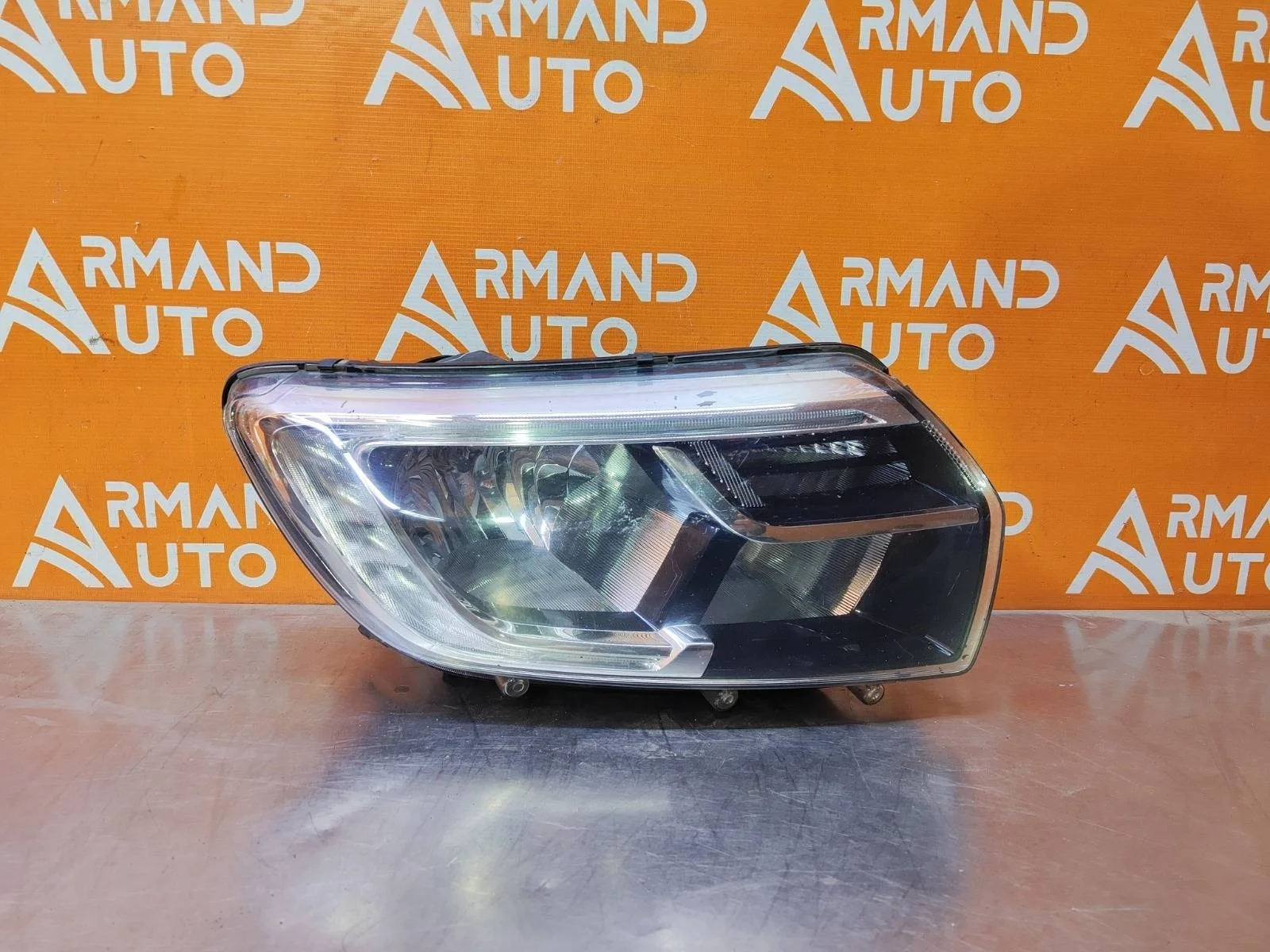 Фара Renault Sandero 2018-2022