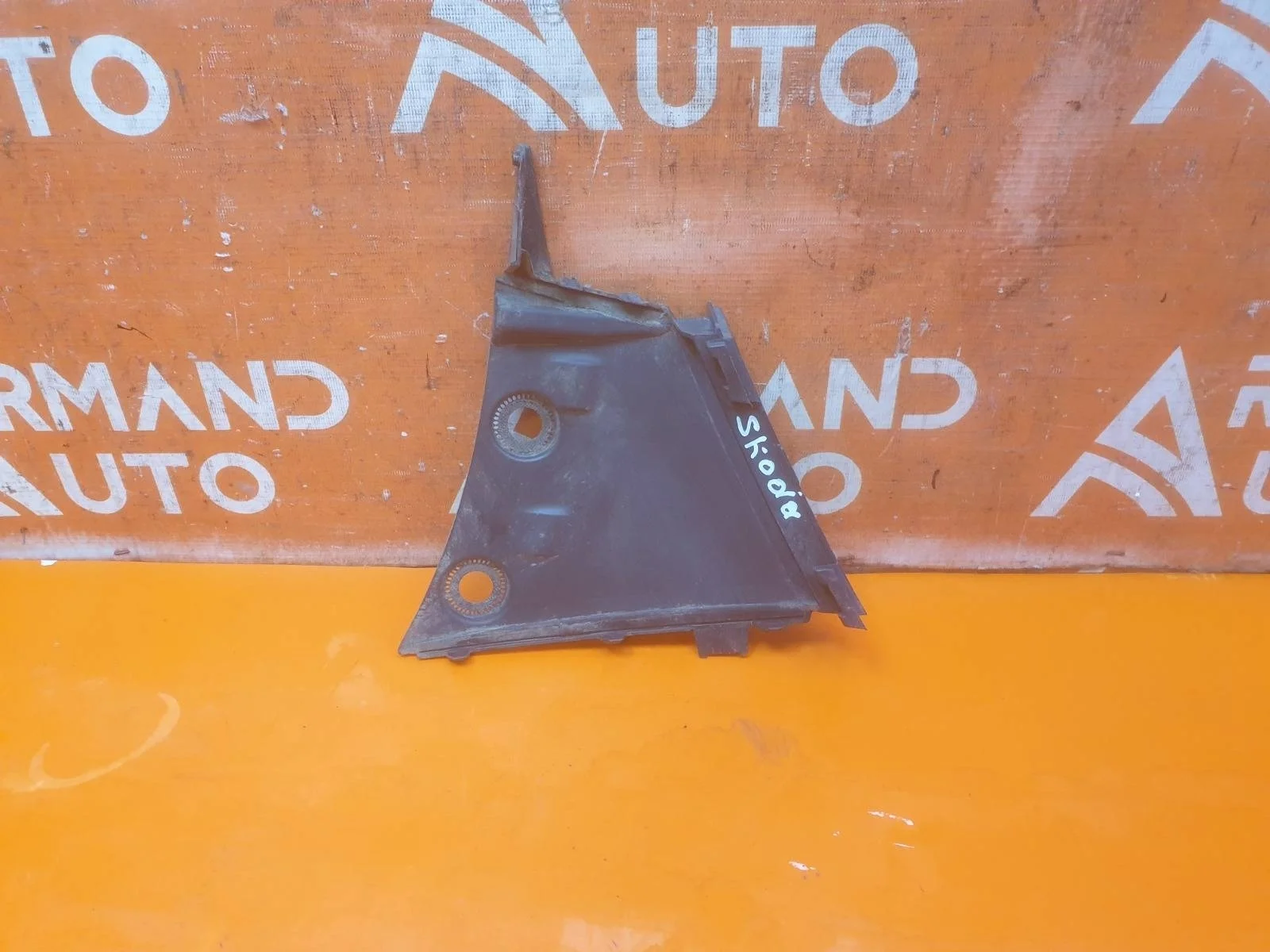 Воздуховод бампера Skoda Octavia 2019-нв 4 A8