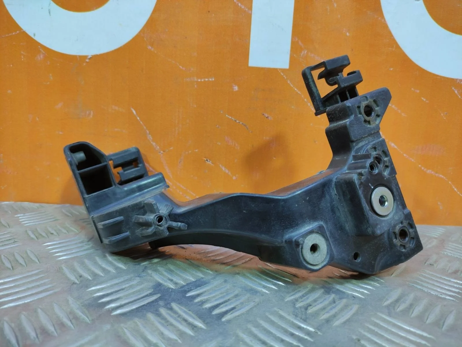 Кронштейн фары Kia Ceed 2012-2018 JD