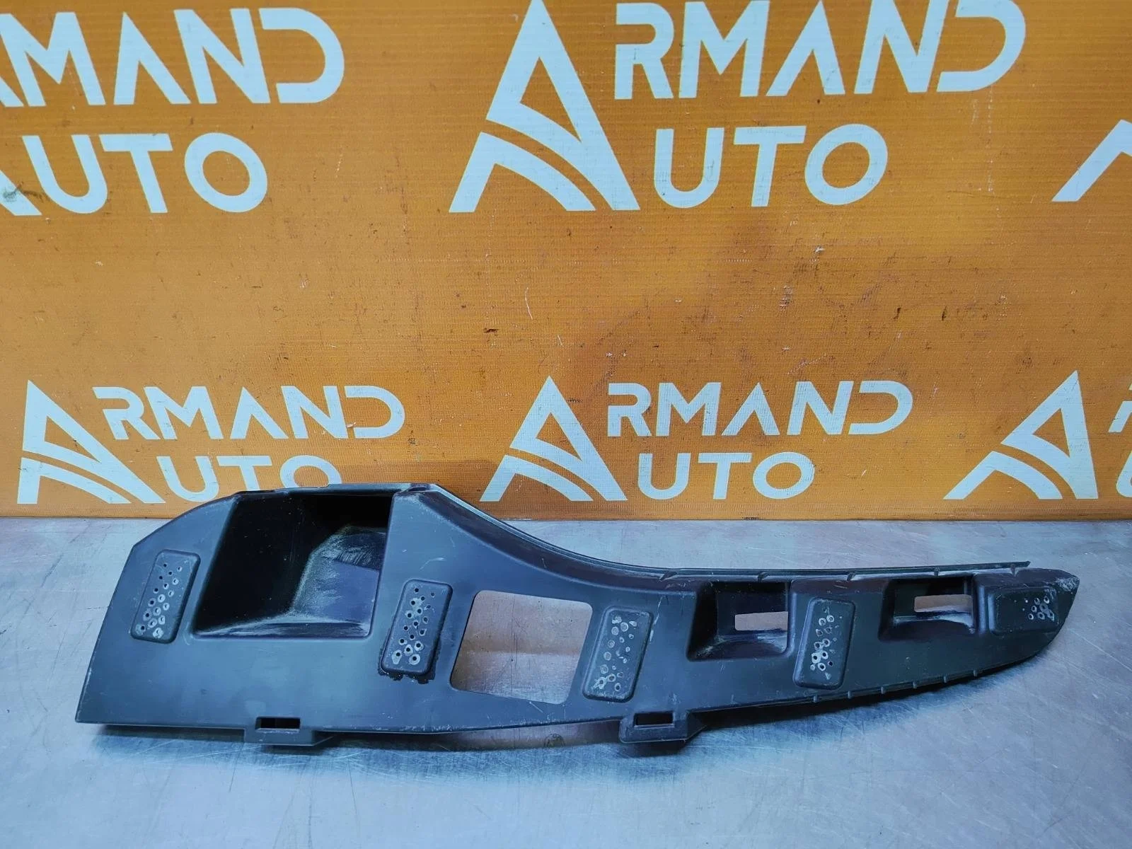 Кронштейн бампера верхний Renault Arkana 2019-нв