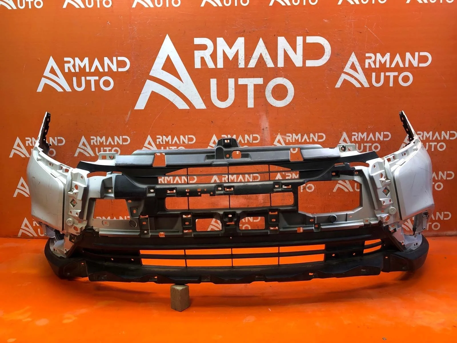 Бампер Mitsubishi Outlander 2018-нв 3