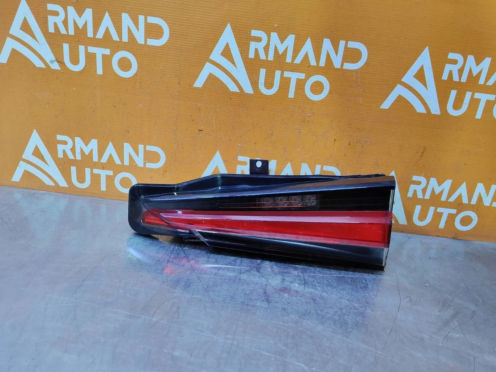 Фонарь внутренний Lexus NX 2017-2021