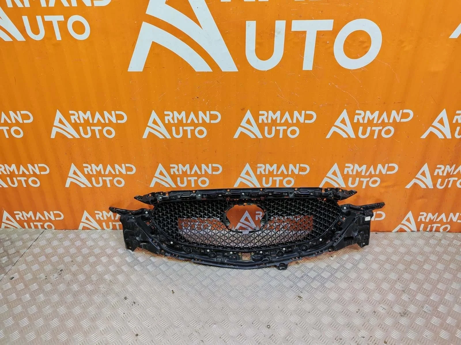 Решетка радиатора Mazda CX-5 2017-нв