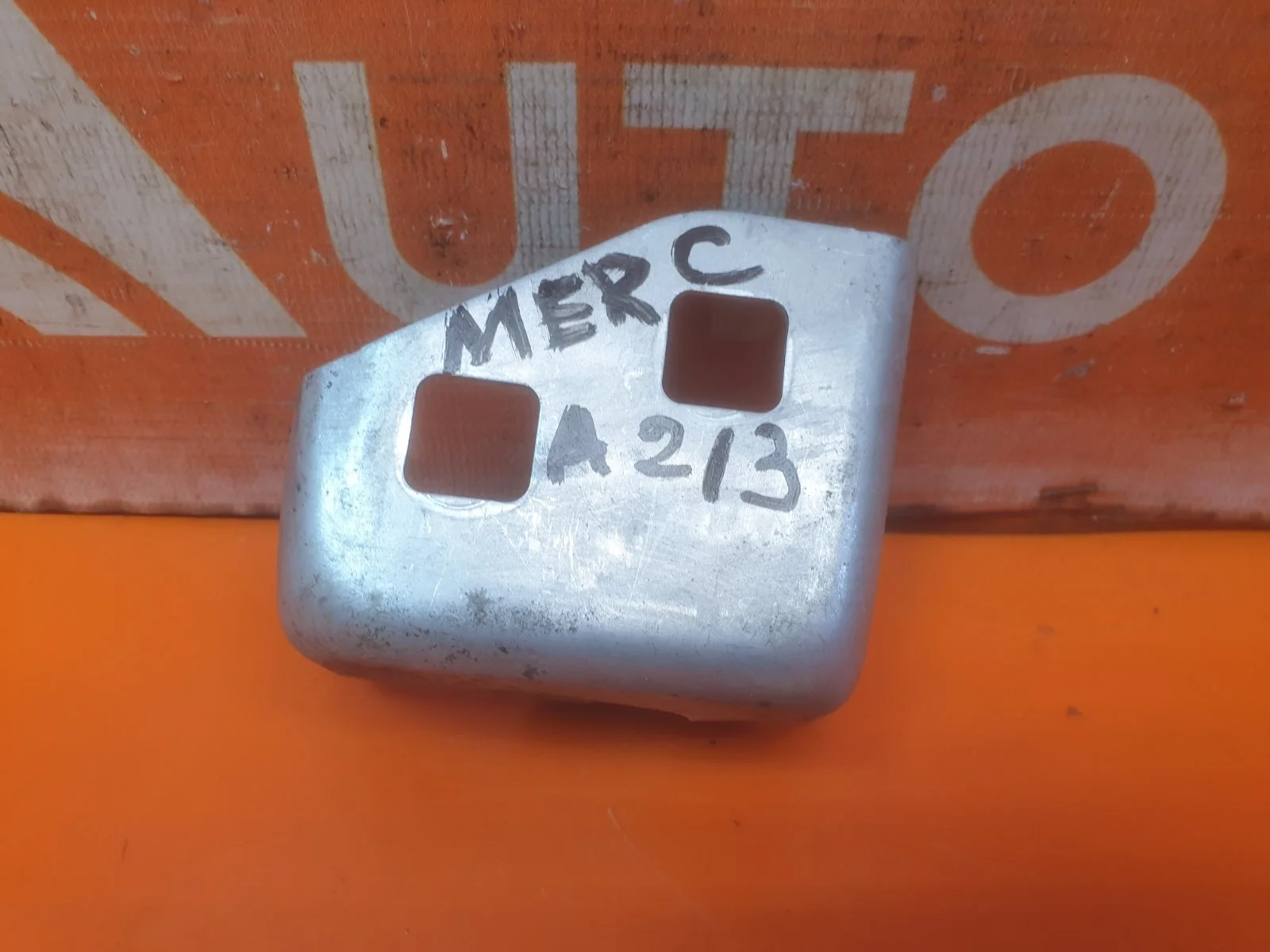 Кронштейн фары Mercedes -Class 2016-нв W213, S213, C238