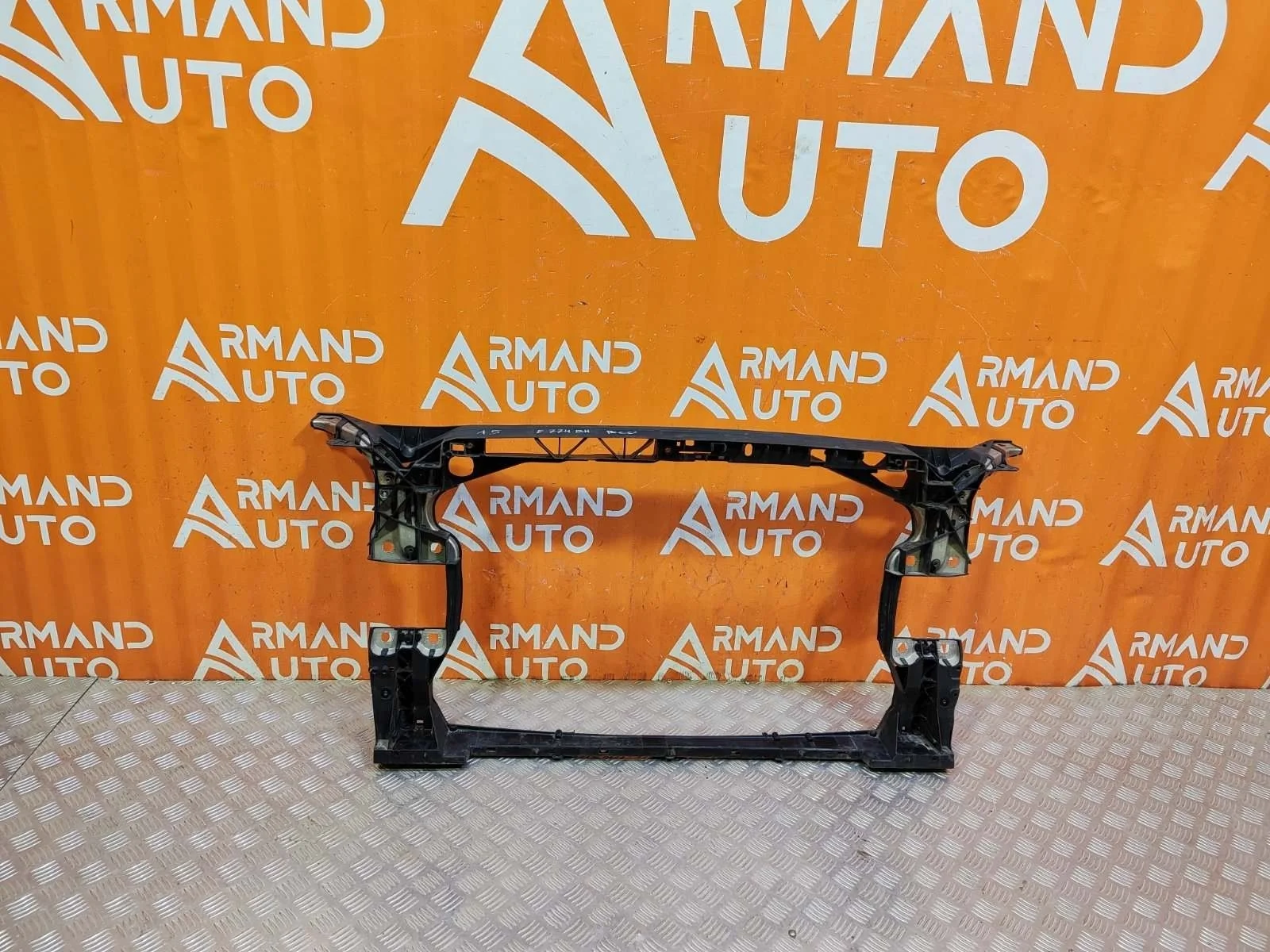 Панель передняя (суппорт радиатора) Audi A4 2015-нв B9