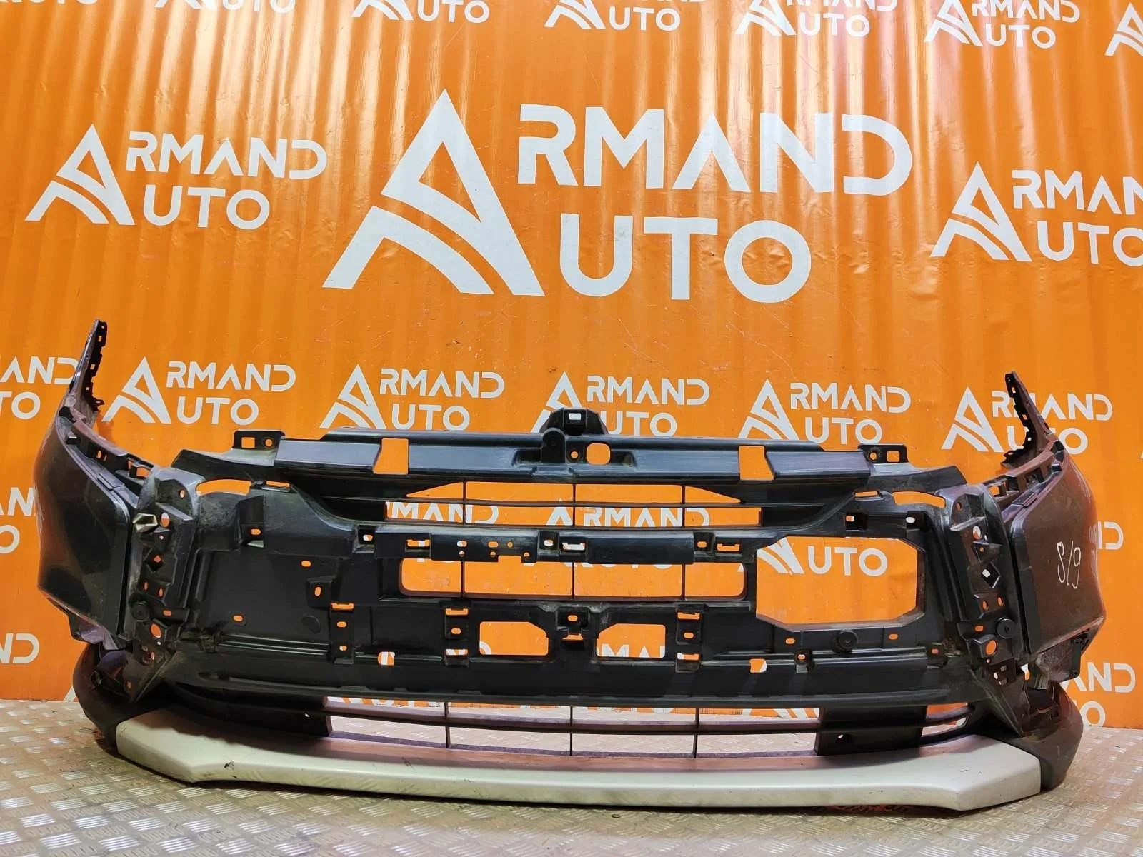 Бампер Mitsubishi Outlander 2015-2018 3