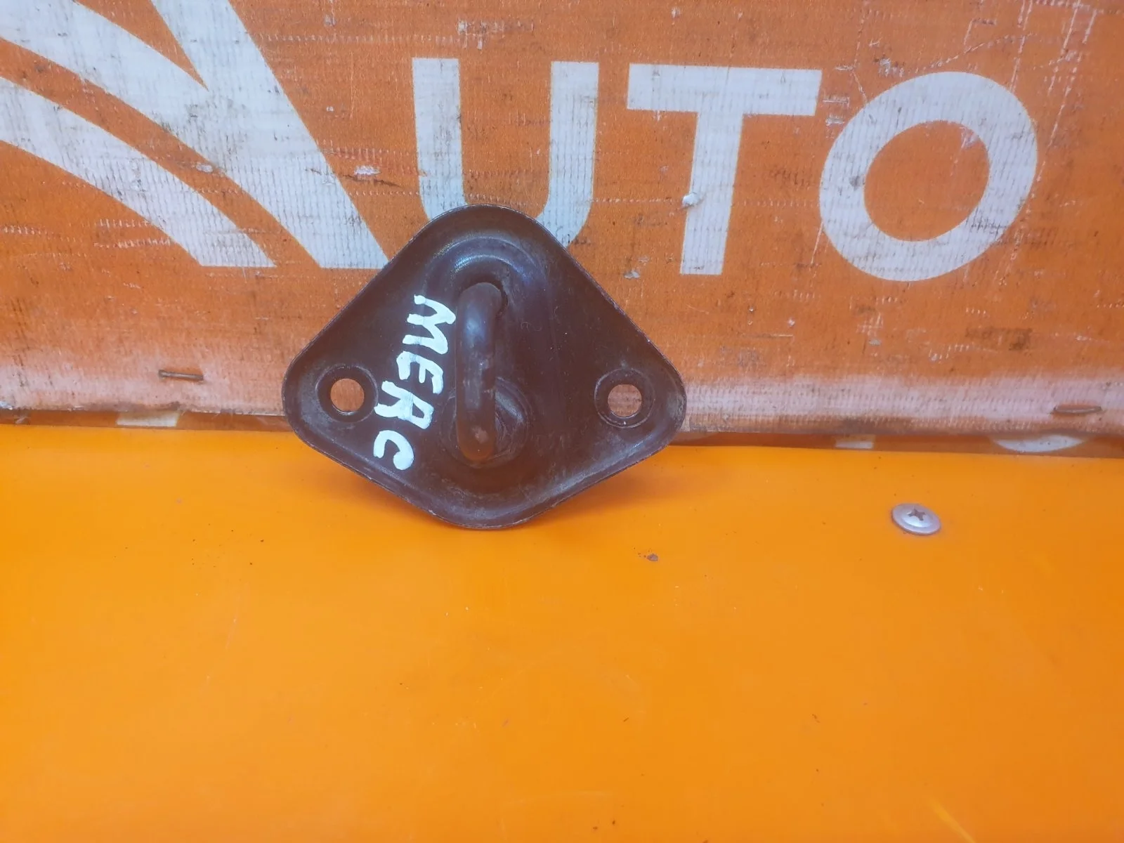 Петля замка капота Mercedes -Class 2009-2016 W212, S212, C207