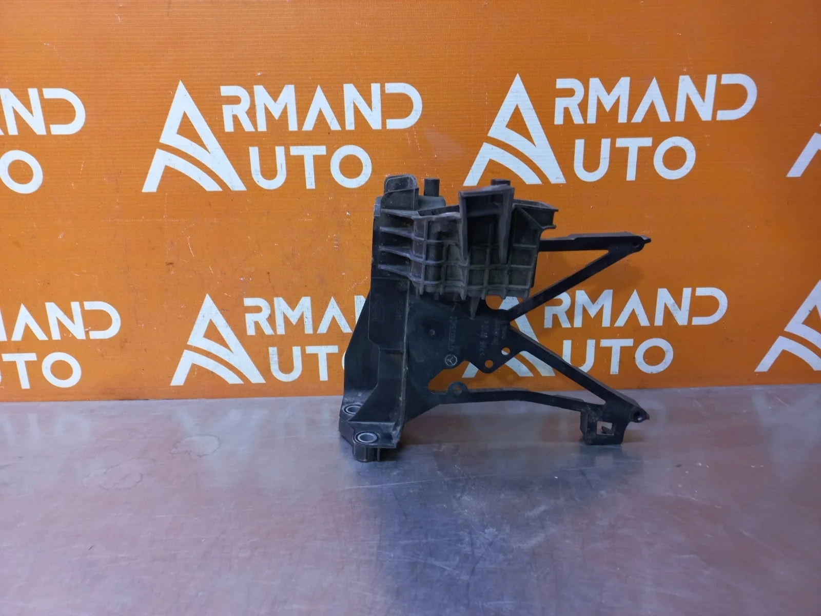 Кронштейн панели передней Mercedes -Class 2016-нв W213, S213, C238