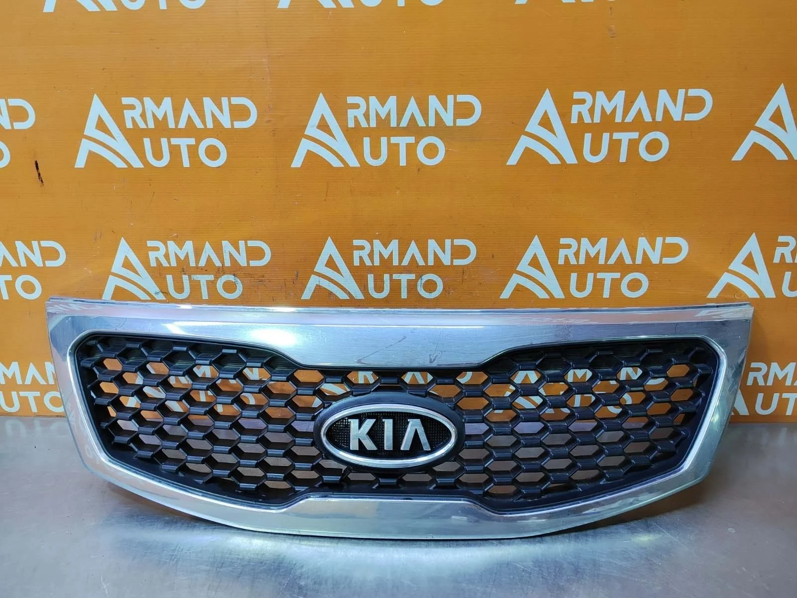 Решетка радиатора Kia Sorento 2009-2012 XM