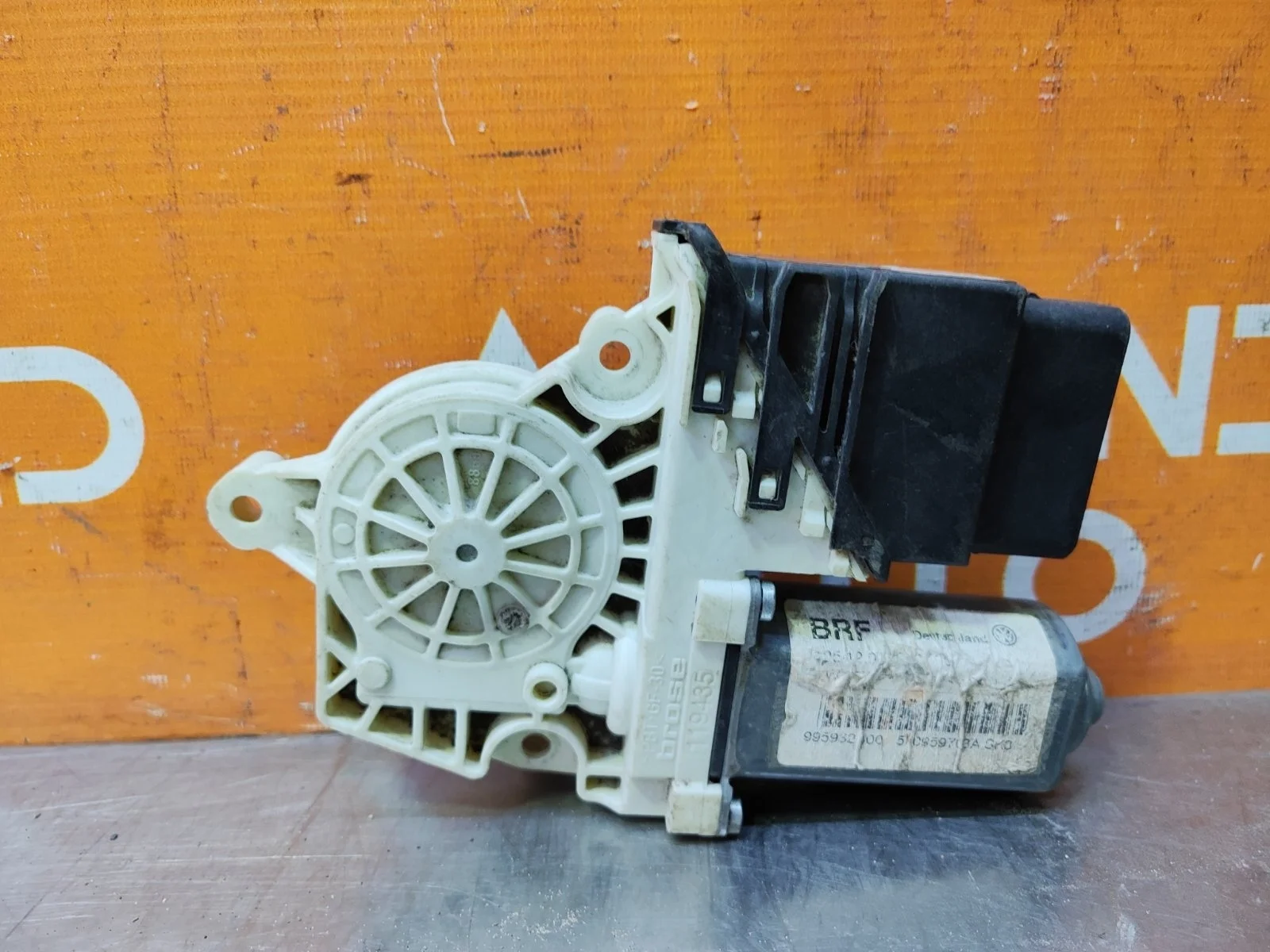 Мотор стеклоподъемника Skoda Octavia 2008-2013 A5 (1Z)