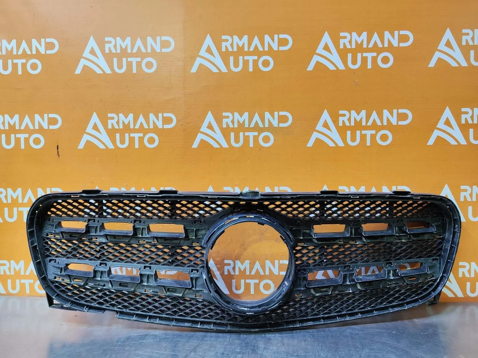 Решетка радиатора Mercedes GLA-Class 2017-2020 X156