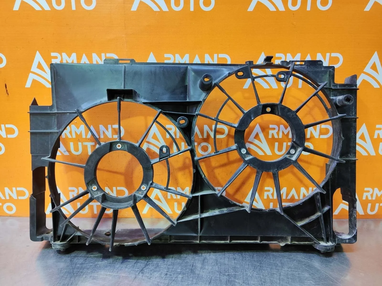 Диффузор вентилятора Toyota RAV4 2015-2019 CA40