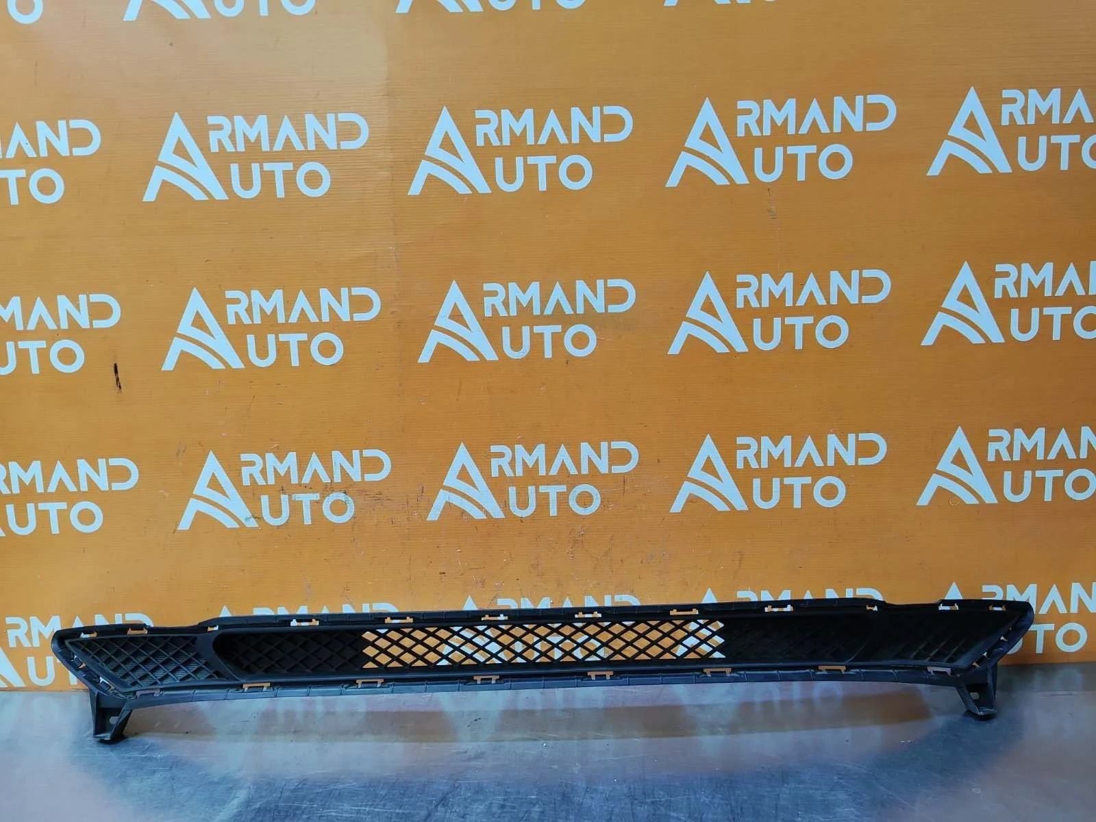 Решетка бампера Hyundai Solaris 2020-нв