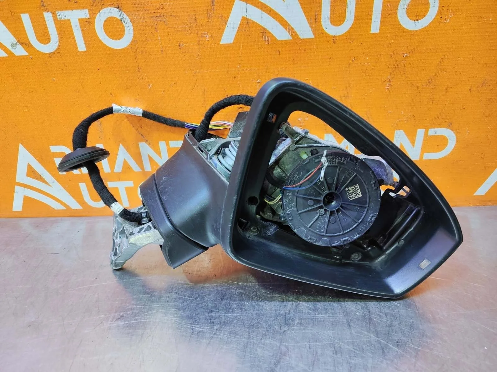 Зеркало Volkswagen Tiguan 2016-нв