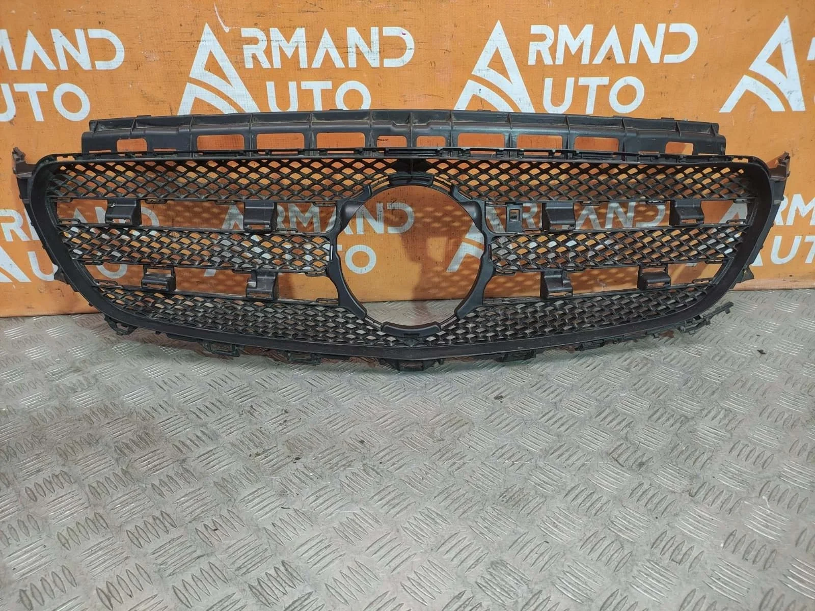 Решетка радиатора Mercedes -Class 2016-2020 W213, S213