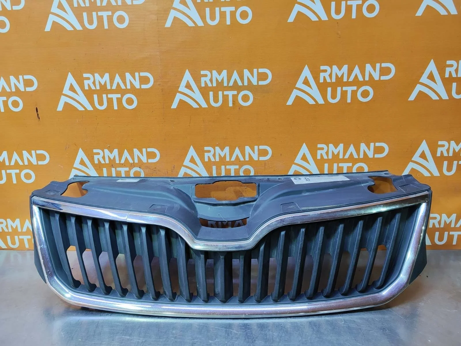 Решетка радиатора Skoda Rapid 2014-2020