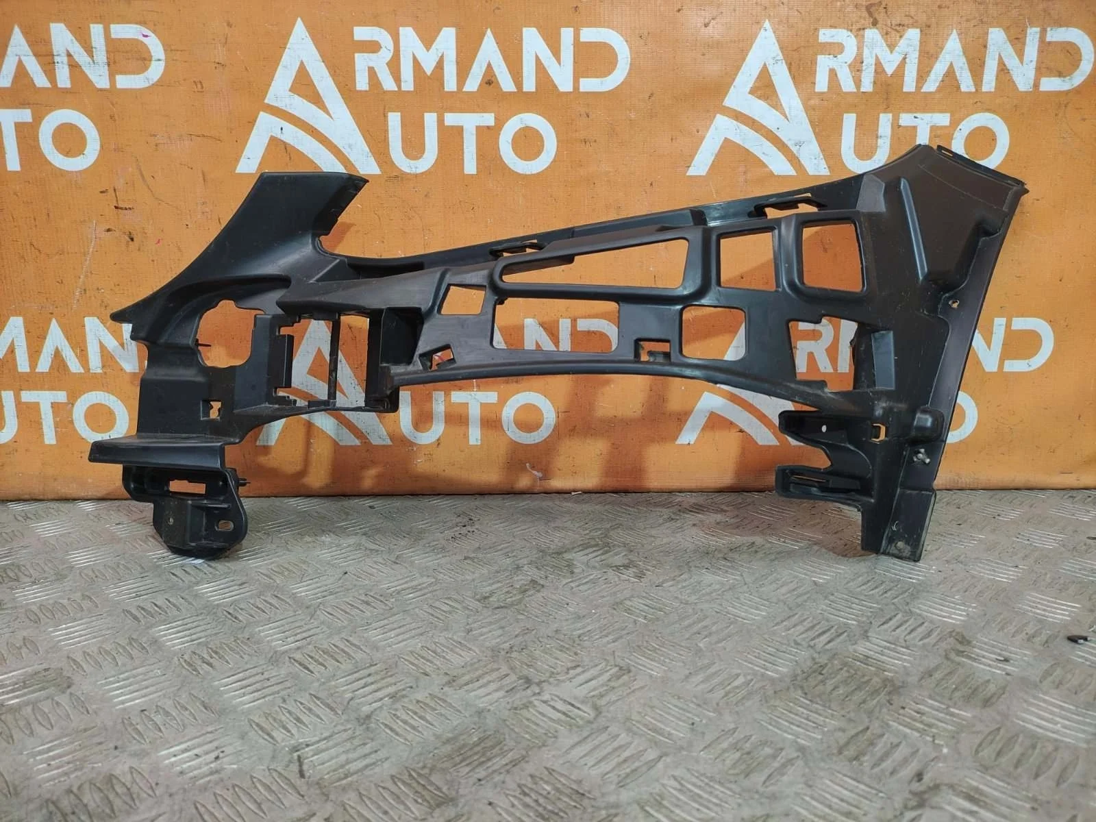 Кронштейн бампера Mercedes -Class 2014-2018 W205, S205, C205