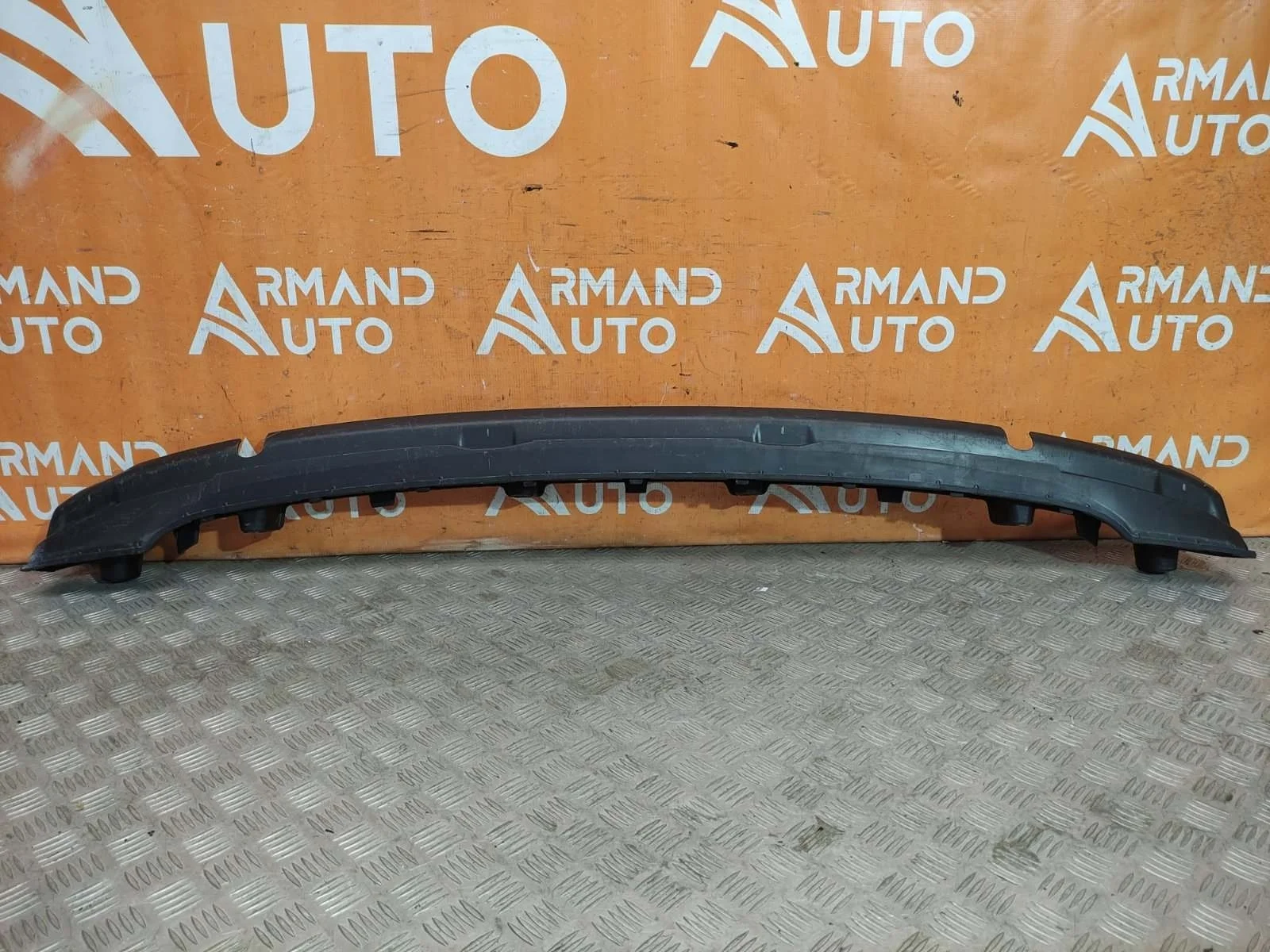 Кронштейн бампера верхний Audi Q7 2015-2020 4M