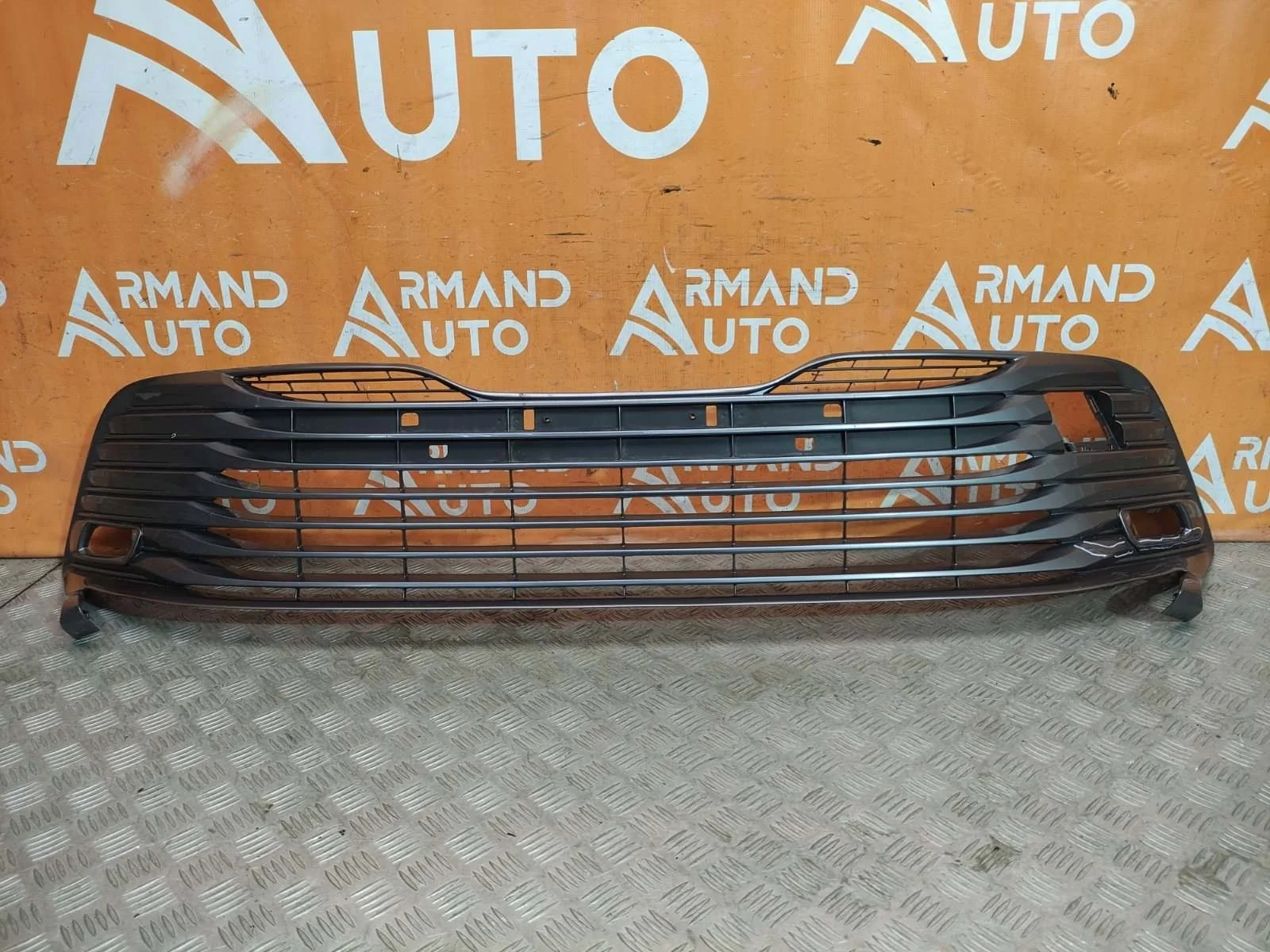 Решетка бампера Toyota Camry 2017-2021 8 XV70