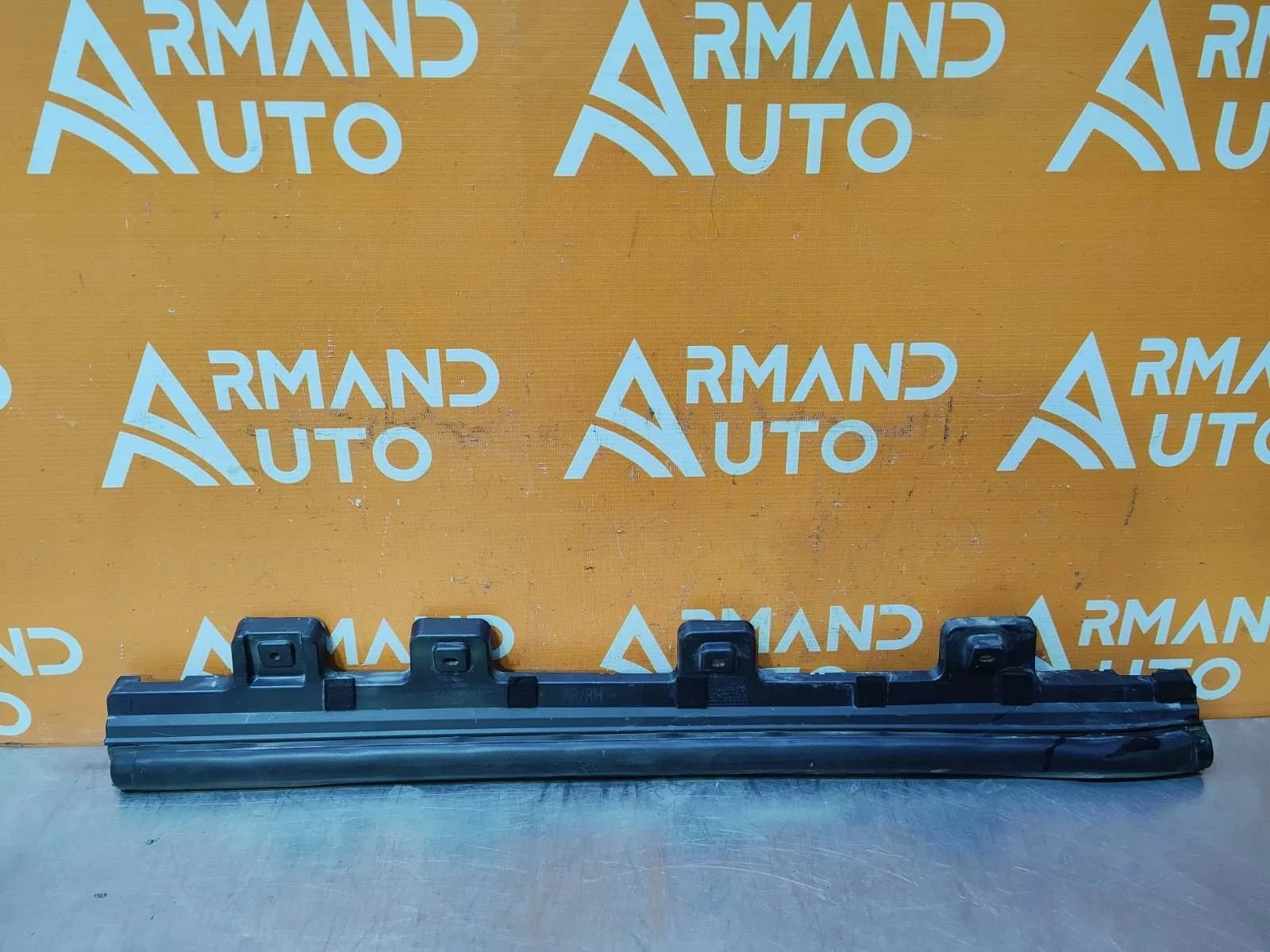 Кронштейн молдинга двери Kia Sorento 2014-2020 3 Prime UM