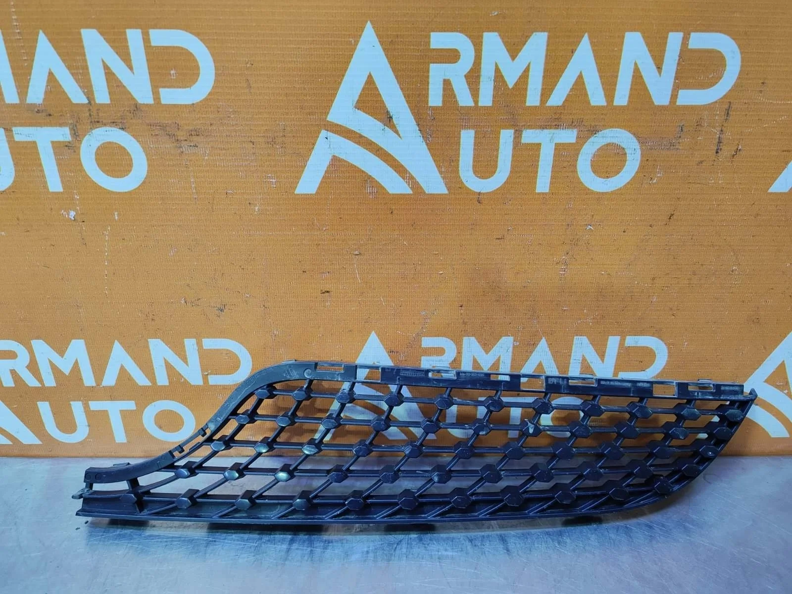 Накладка решетки радиатора нижняя Mercedes CLA-Class 2013-2016 C117 X117