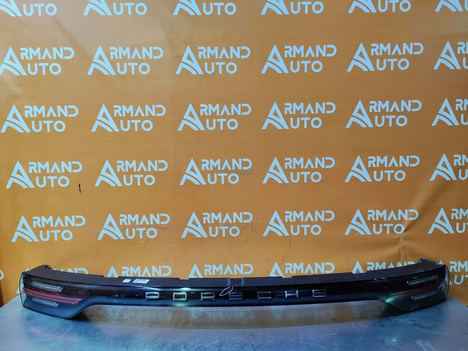 Фонарь Porsche Cayenne 2017-нв 3 PO536