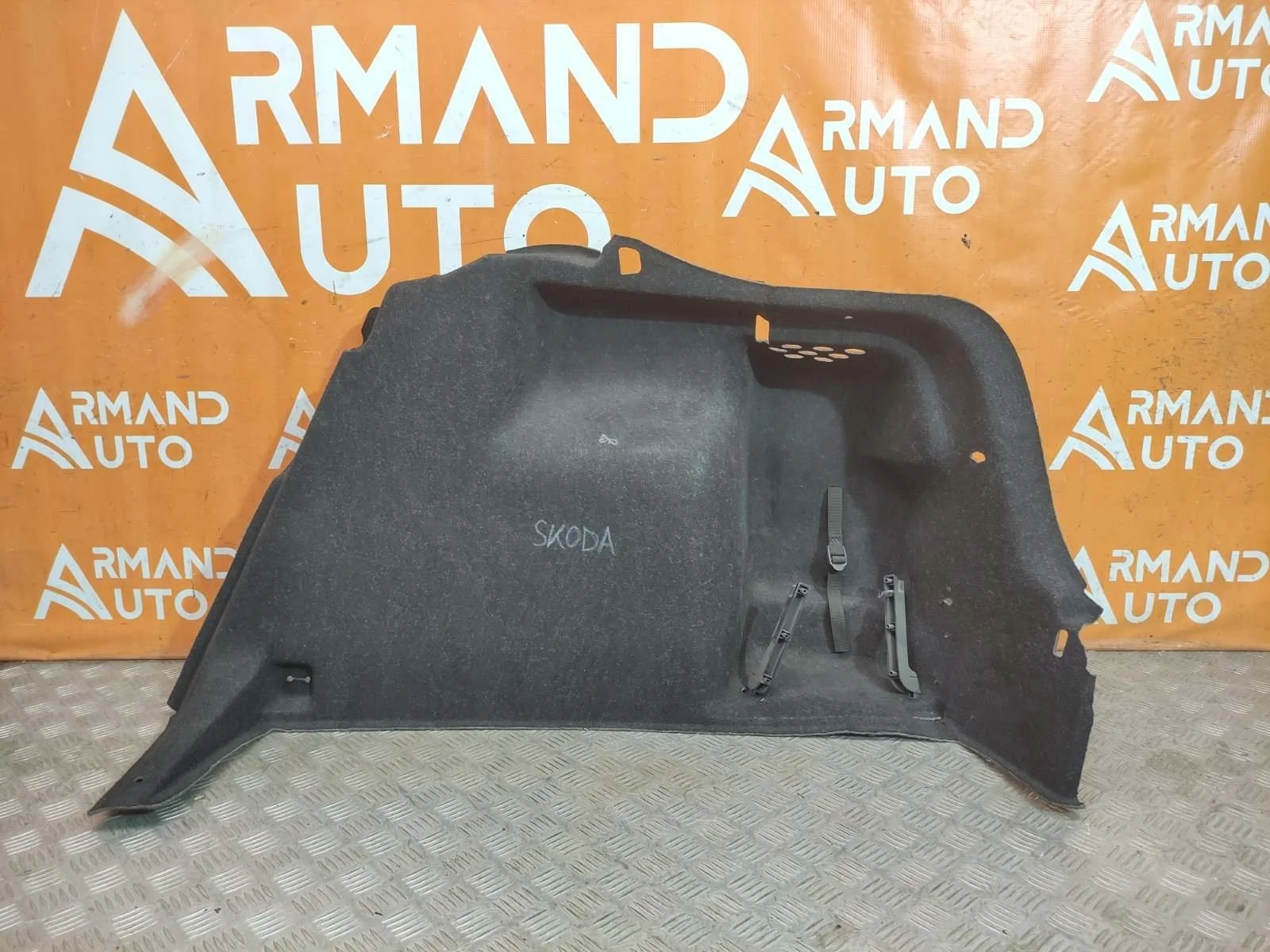 Обшивка багажника Skoda Rapid 2014-2020